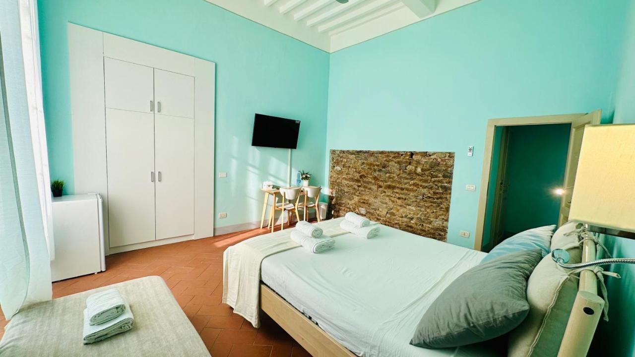 - Residenza D'epoca Piazza Cairoli Bed & Breakfast *