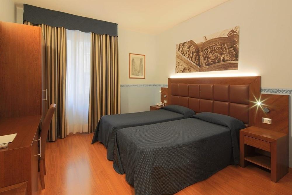 Terminus & Plaza 3*