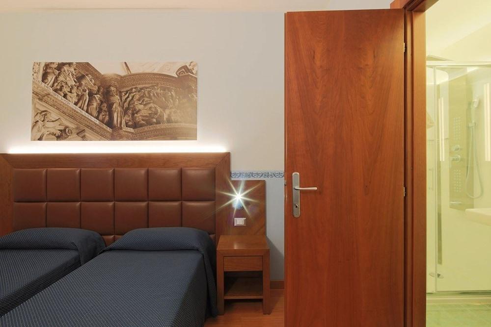 Terminus & Plaza 3* Pisa