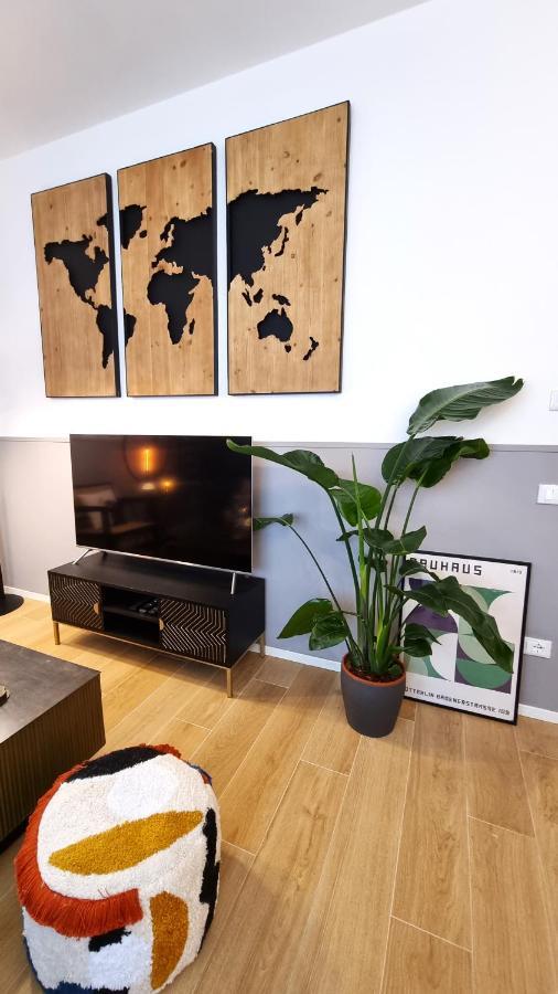 Bauhaus - Sleepwithme - Free Parking - Free Braeakfast - Very Friendly Staff Appartement