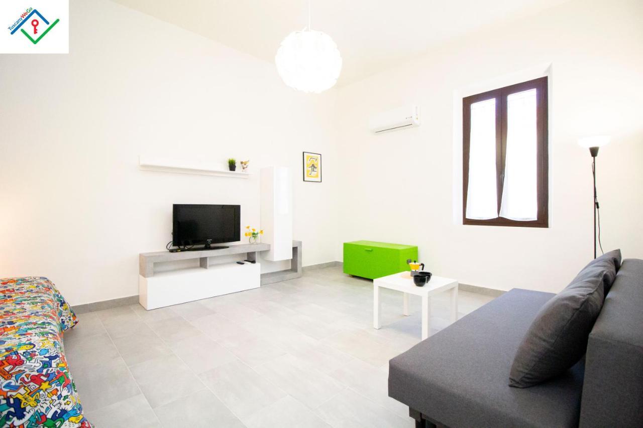 Les House - 2 By Tuscanywego Pisa