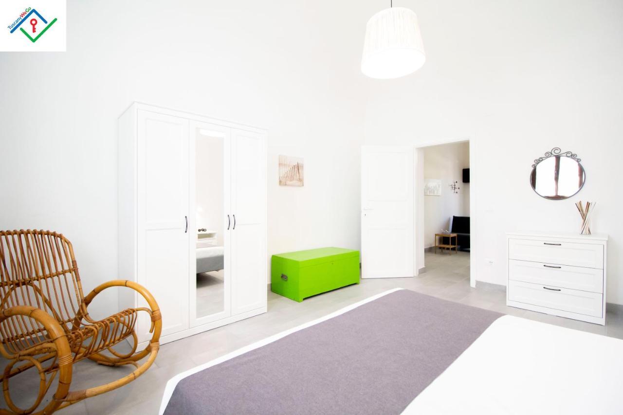 Les House - 1 By Tuscanywego Pisa