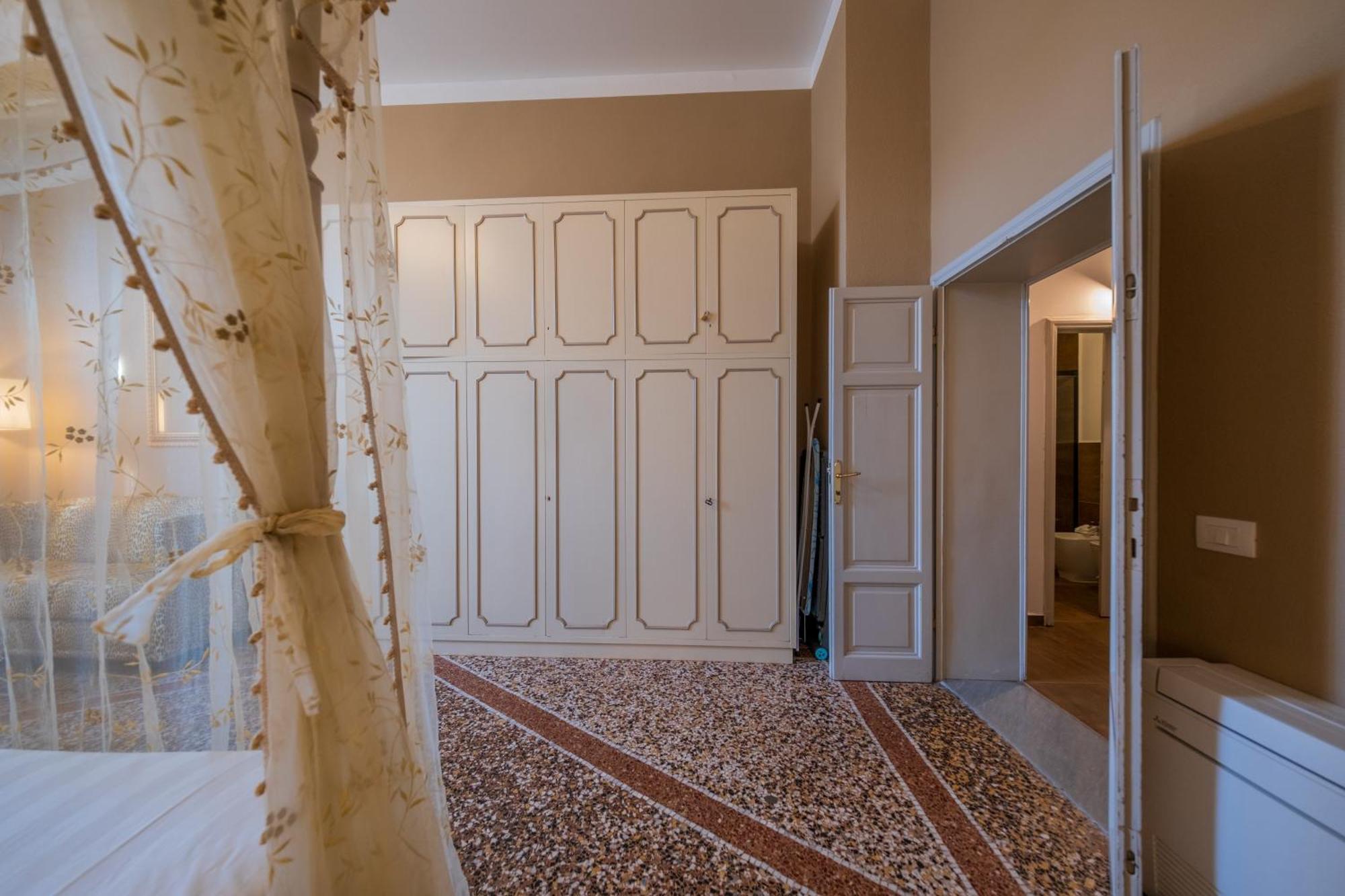 Lungarno Buozzi 7 Apartment