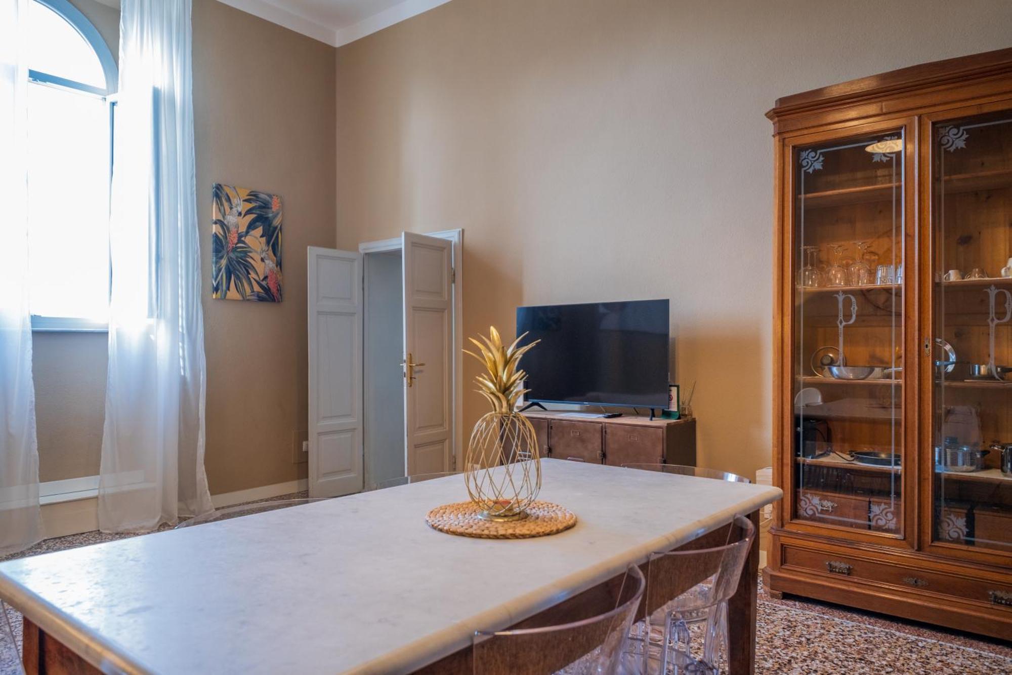 Lungarno Buozzi 7 Apartment