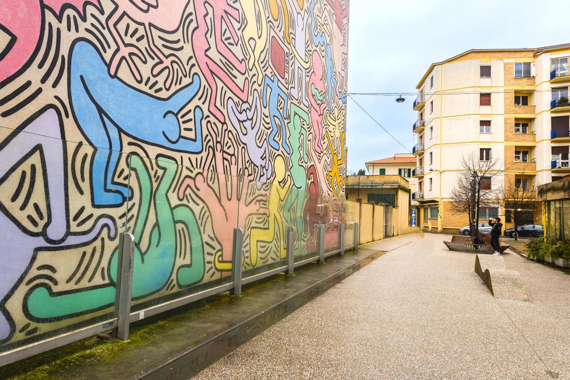 Hostly-keith Haring Vista House Apartment