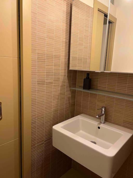 Apartment Center *