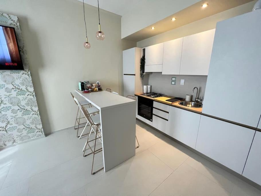 Homingpisa - Gemini One Apartment