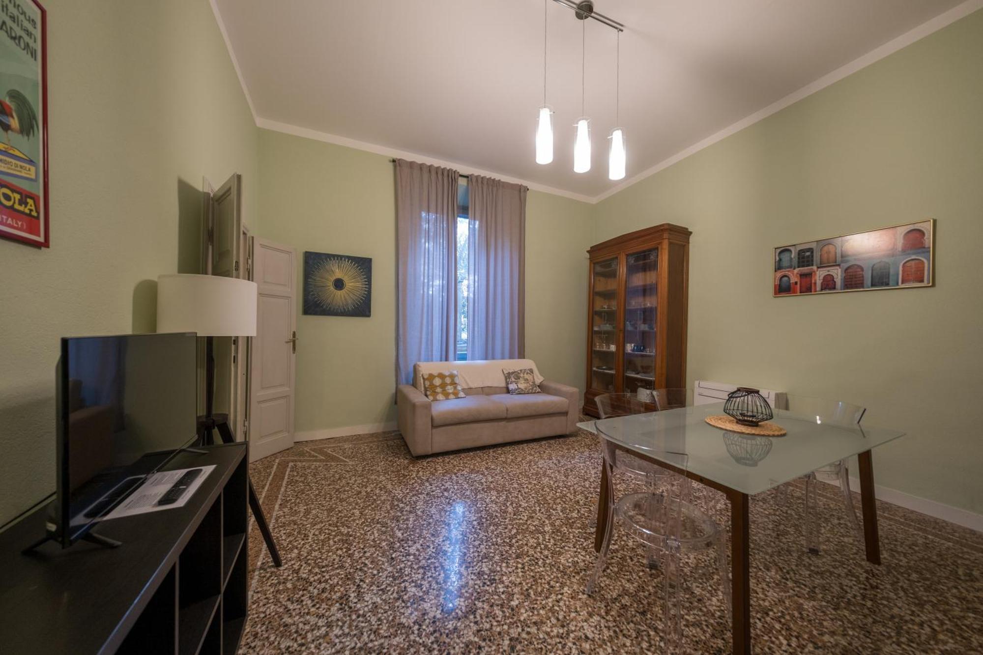 Lungarno Buozzi 7 Pisa