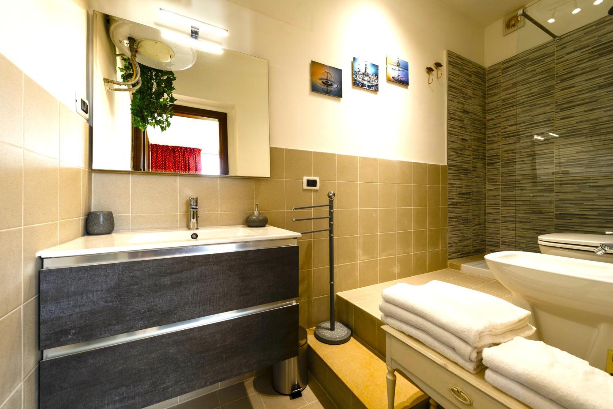 Apartment Hostly - Casa Di Eva Pisa