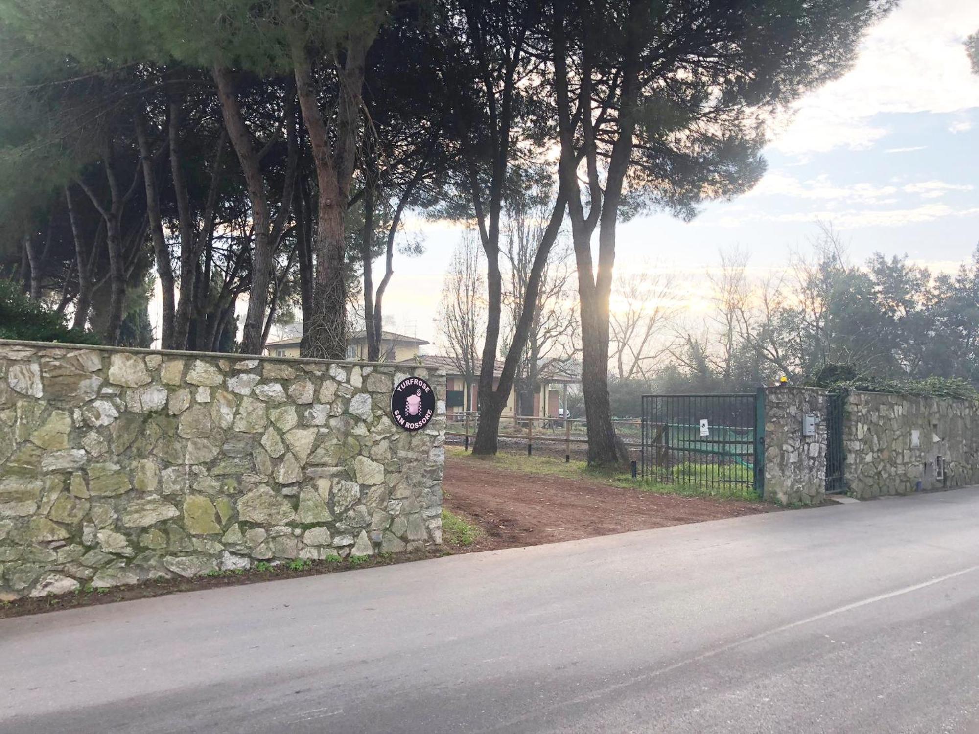 Turfrose Di San Rossore A By Zoom In Earth Apartment