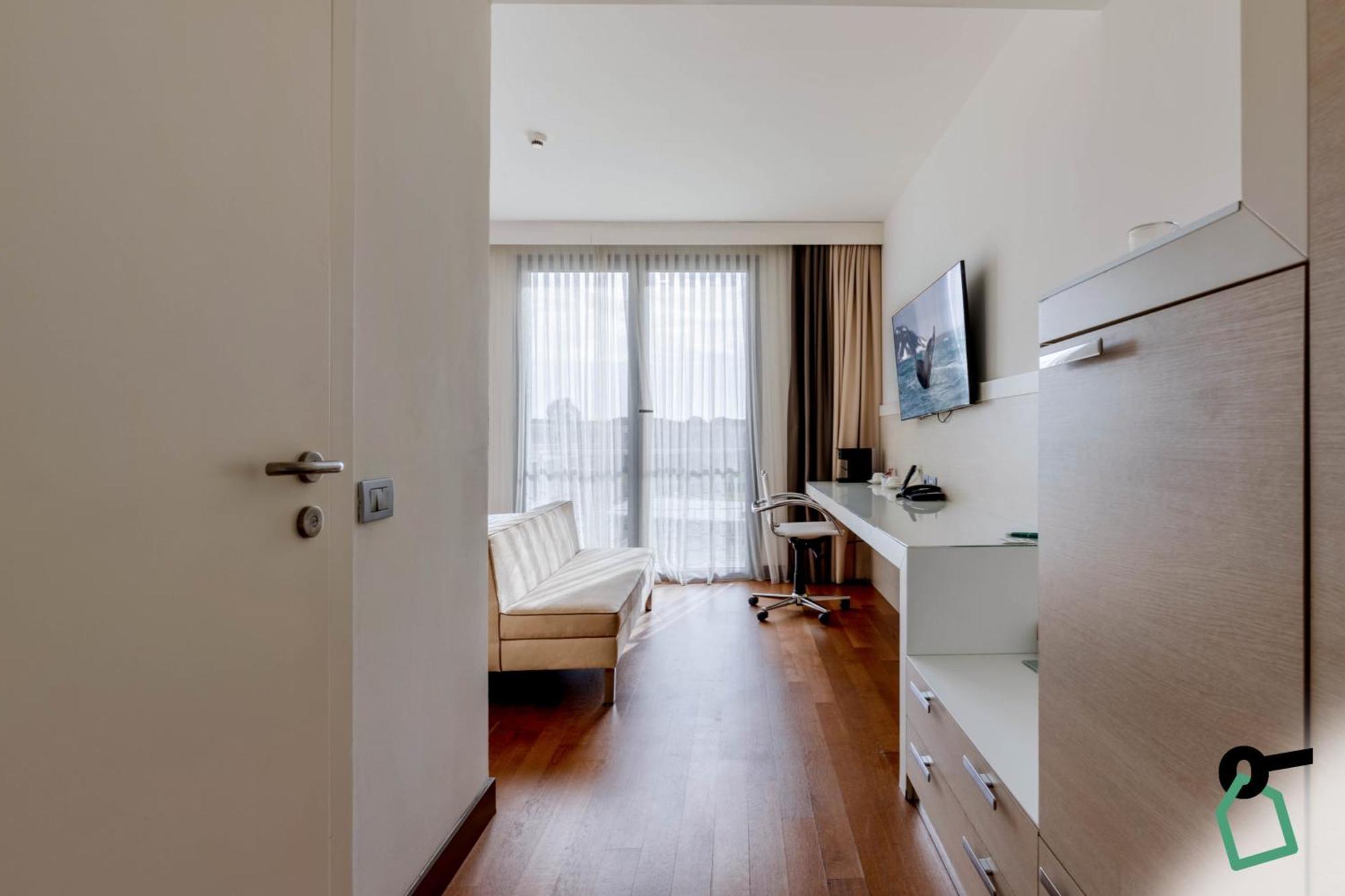 Hotel Hotiday Collection -