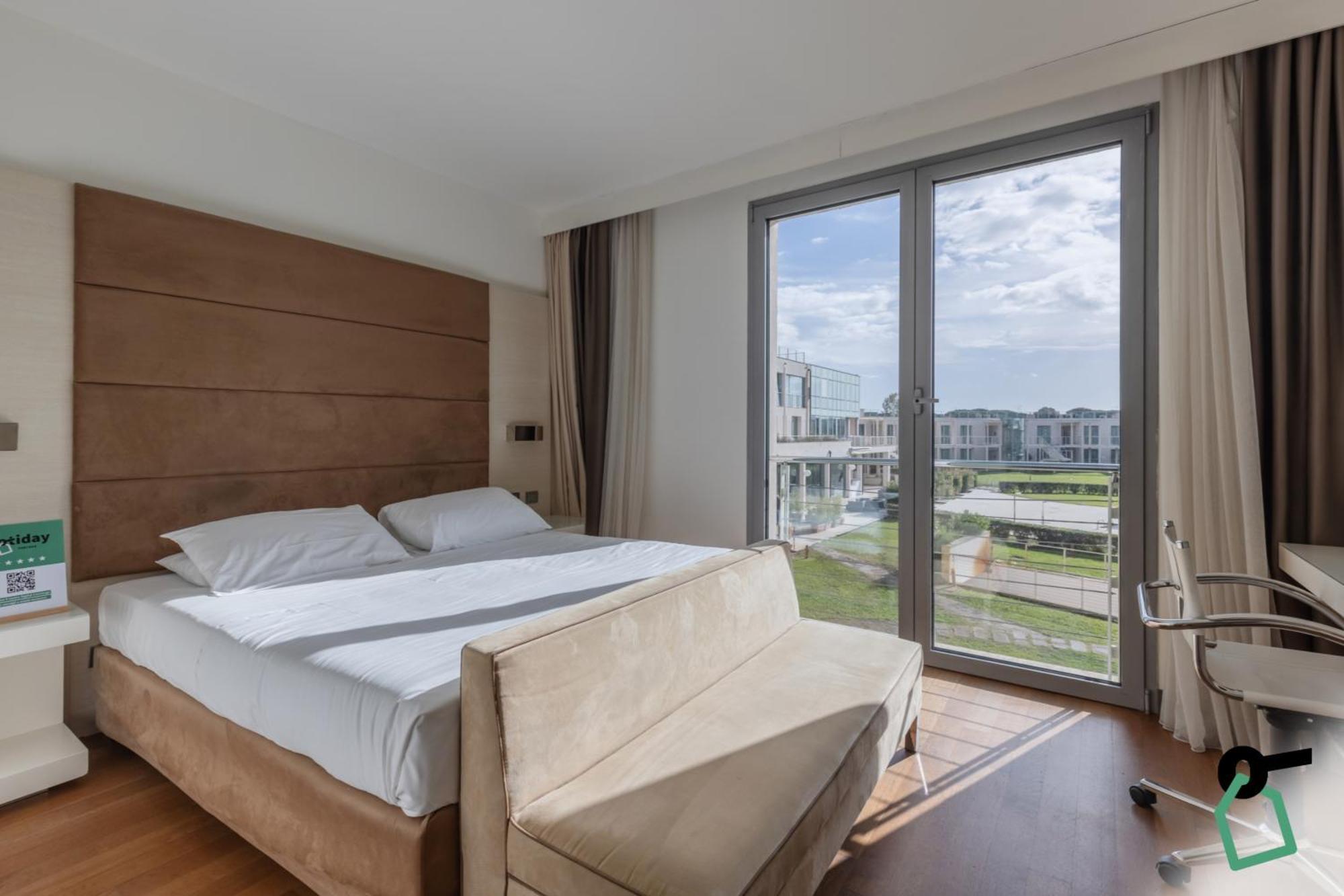 Hotiday Collection - Hotel