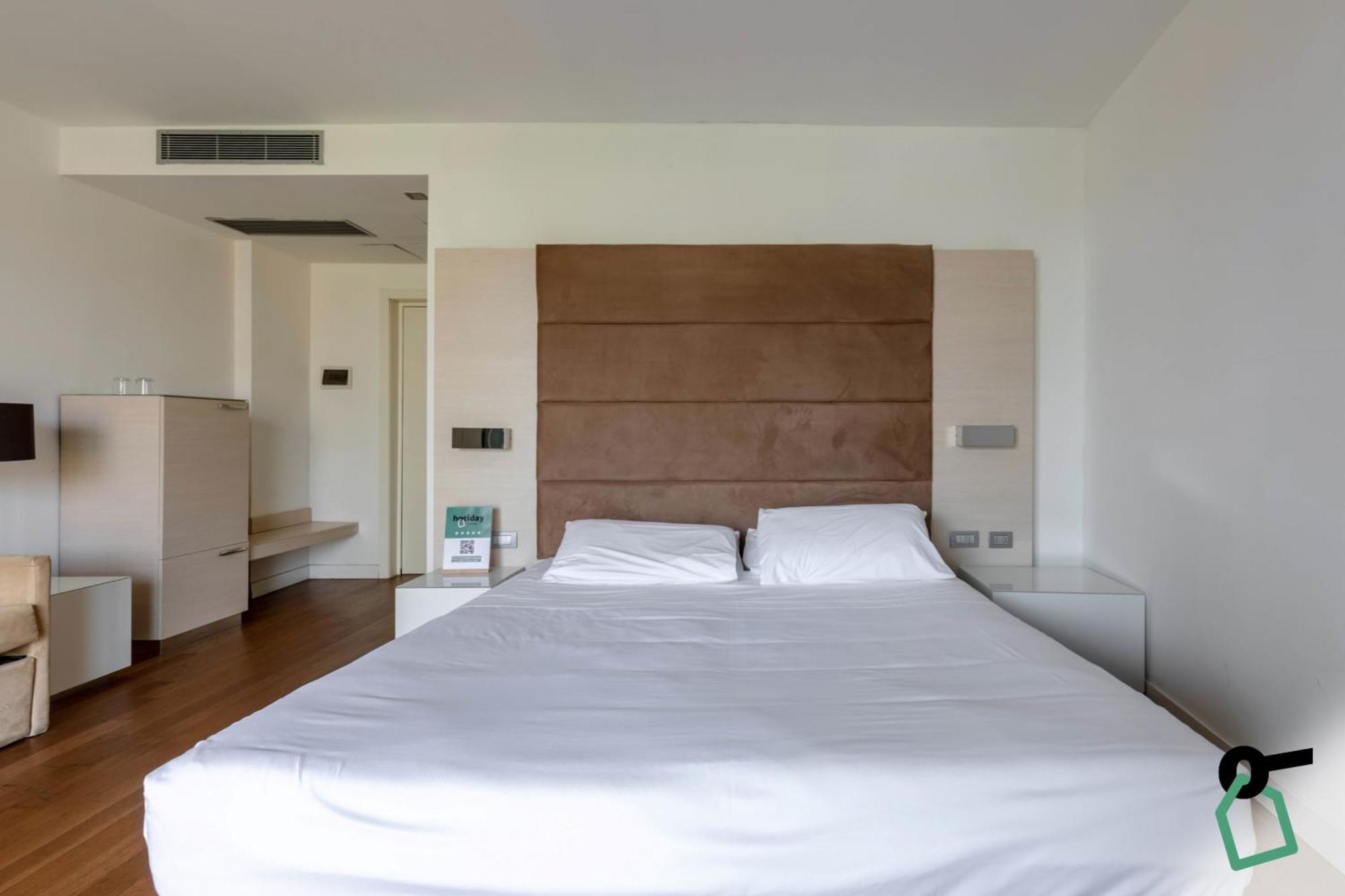 Hotiday Collection - Hotel Pisa