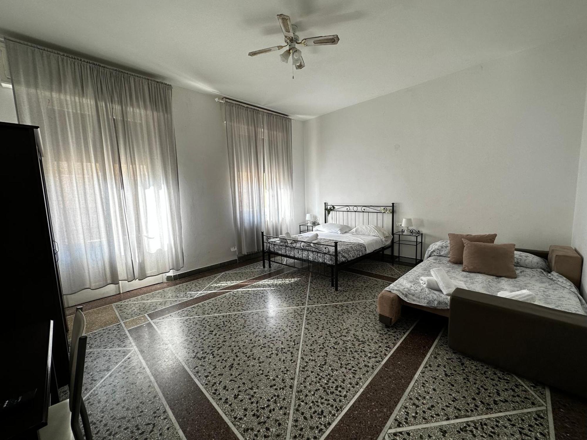Gare 2 Bed & Breakfast Pisa