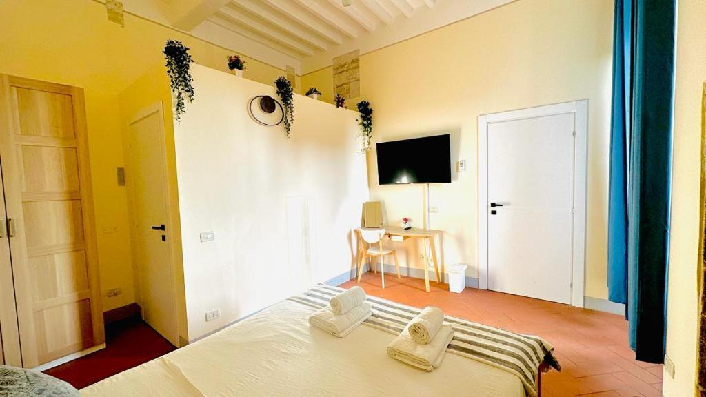 Bed & Breakfast - Residenza D'epoca Piazza Cairoli Pisa