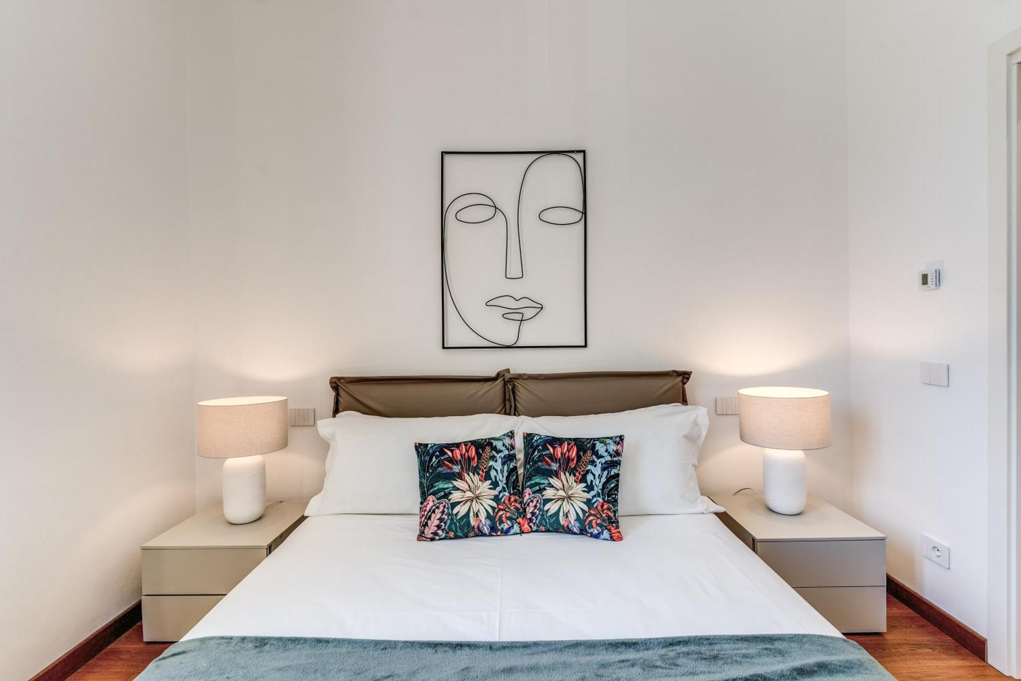 Aweshomeitaly Luxury Apartment