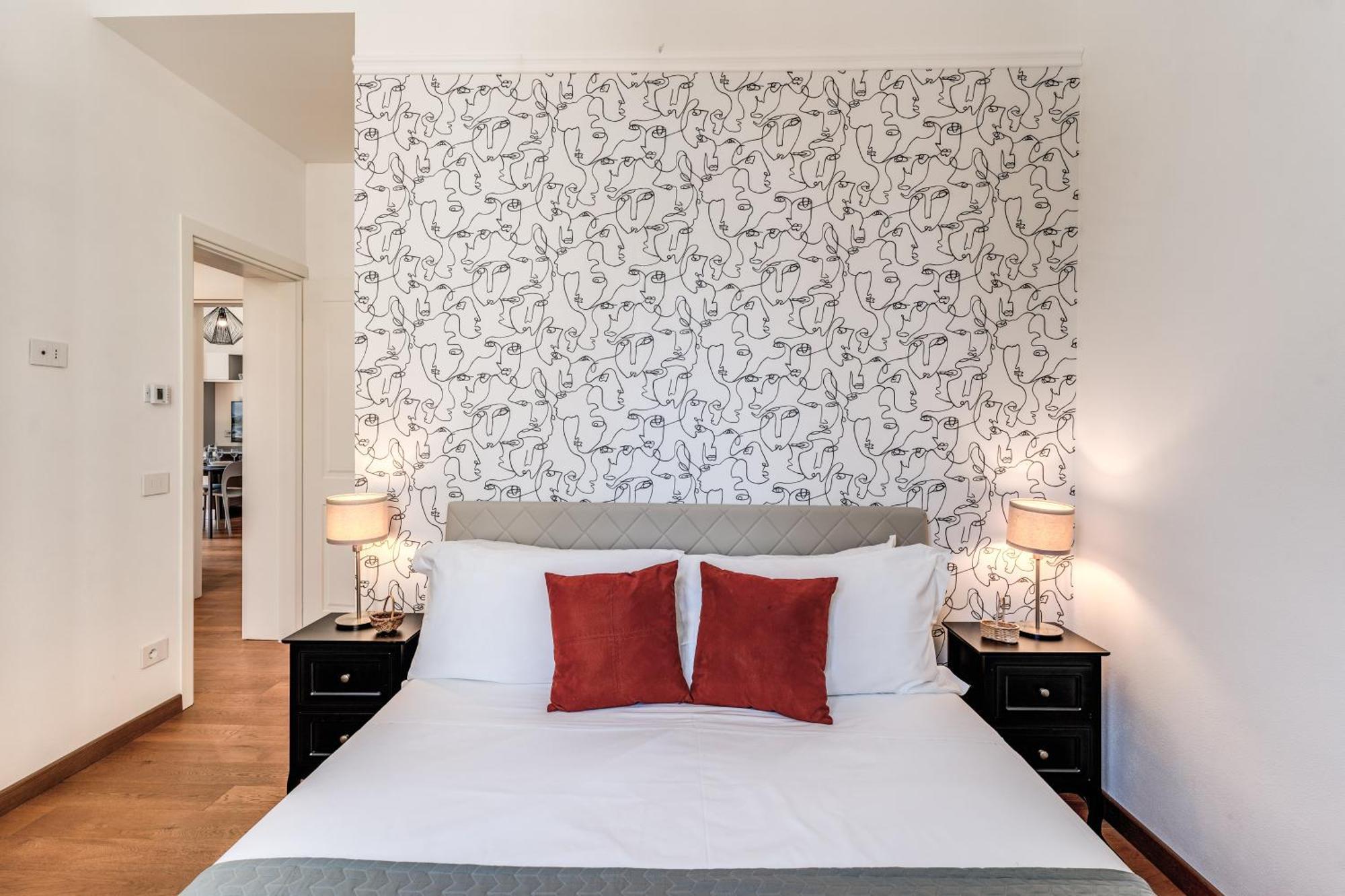Aweshomeitaly Luxury Apartment