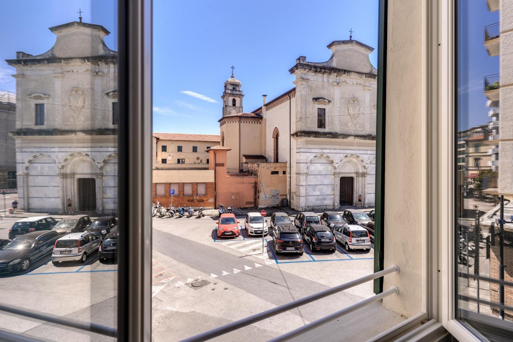 Aweshomeitaly Luxury Apartment Pisa