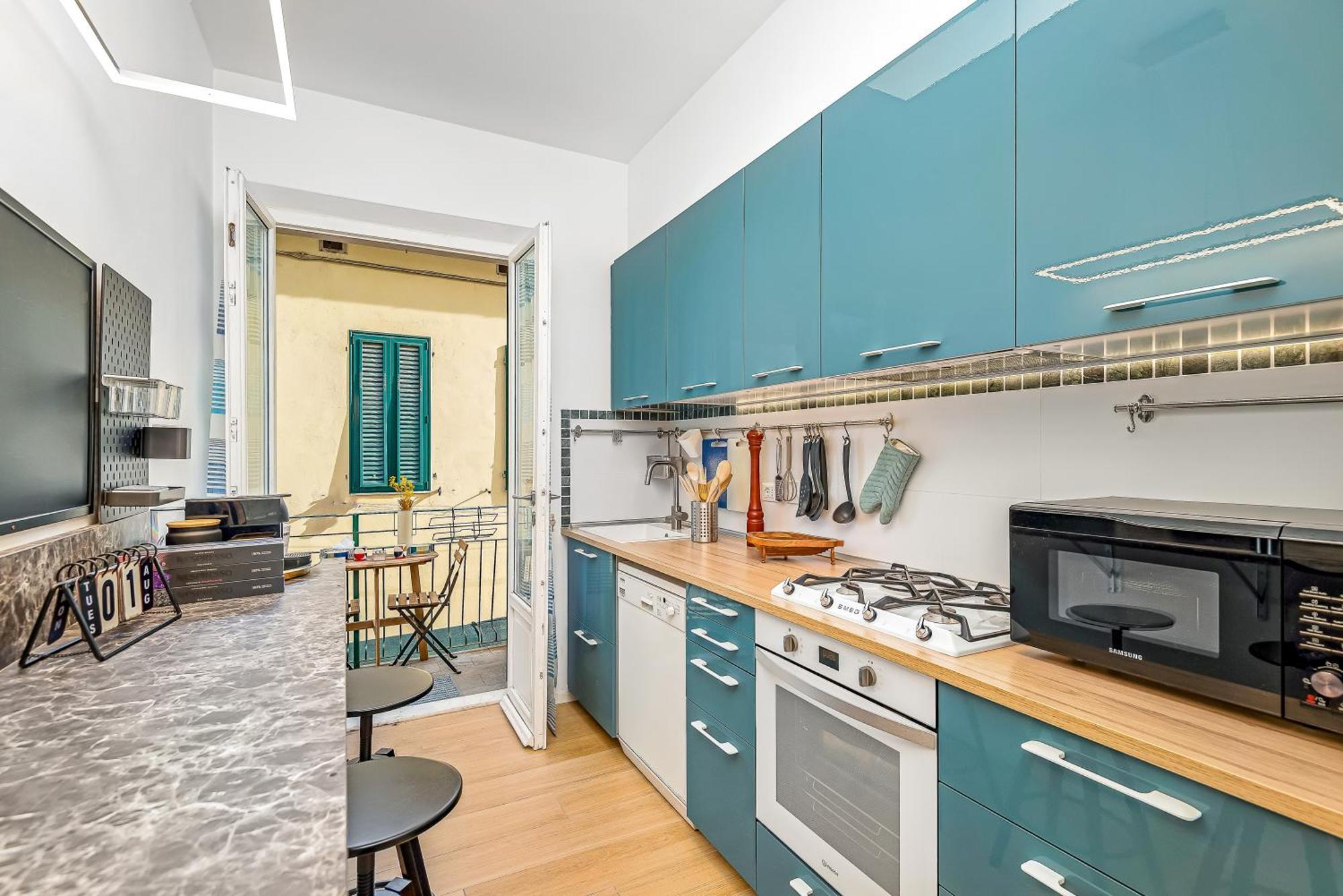 Appartement Bauhaus - Sleepwithme - Free Parking - Free Braeakfast - Very Friendly Staff *