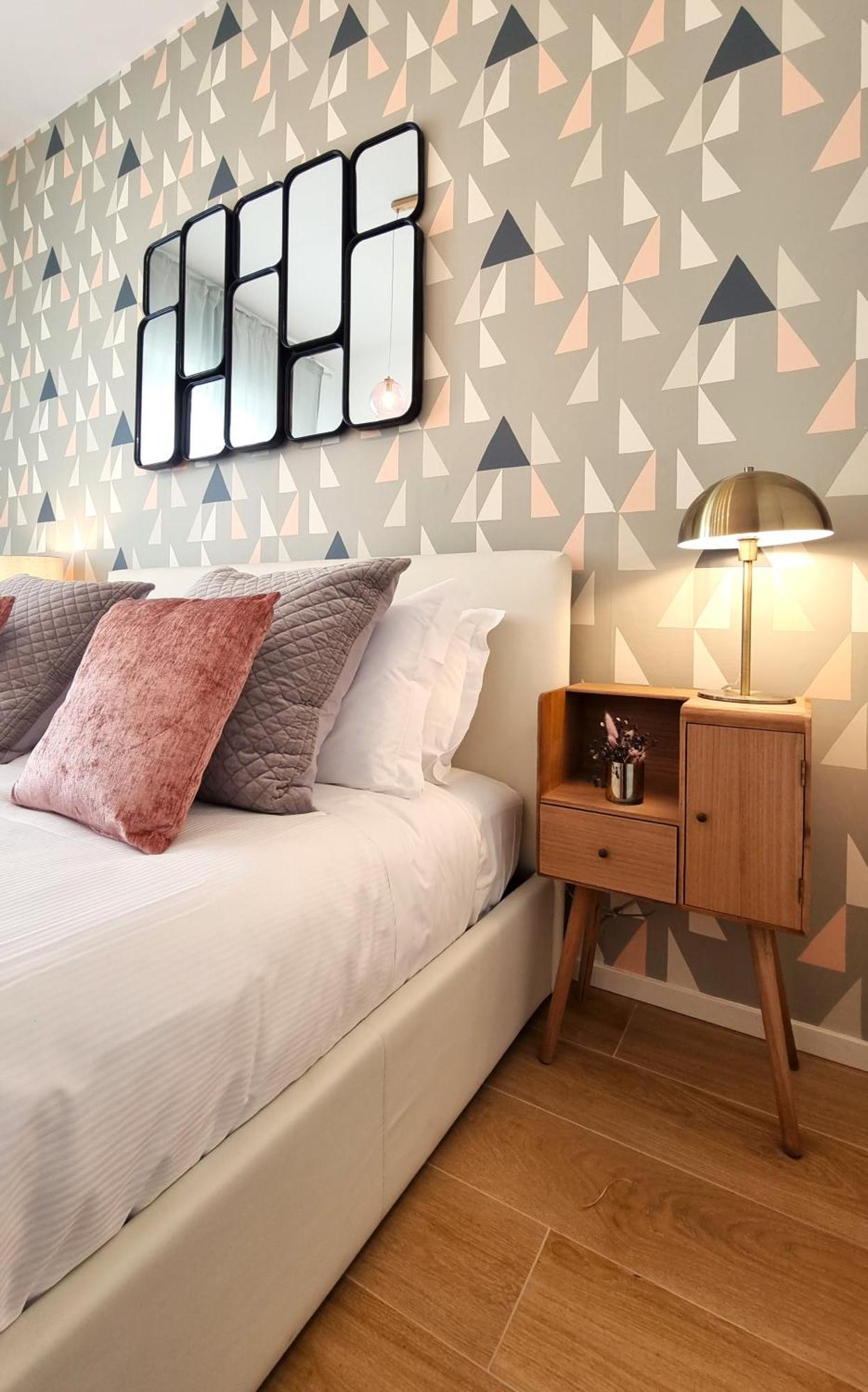 Bauhaus - Sleepwithme - Free Parking - Free Braeakfast - Very Friendly Staff Appartement *