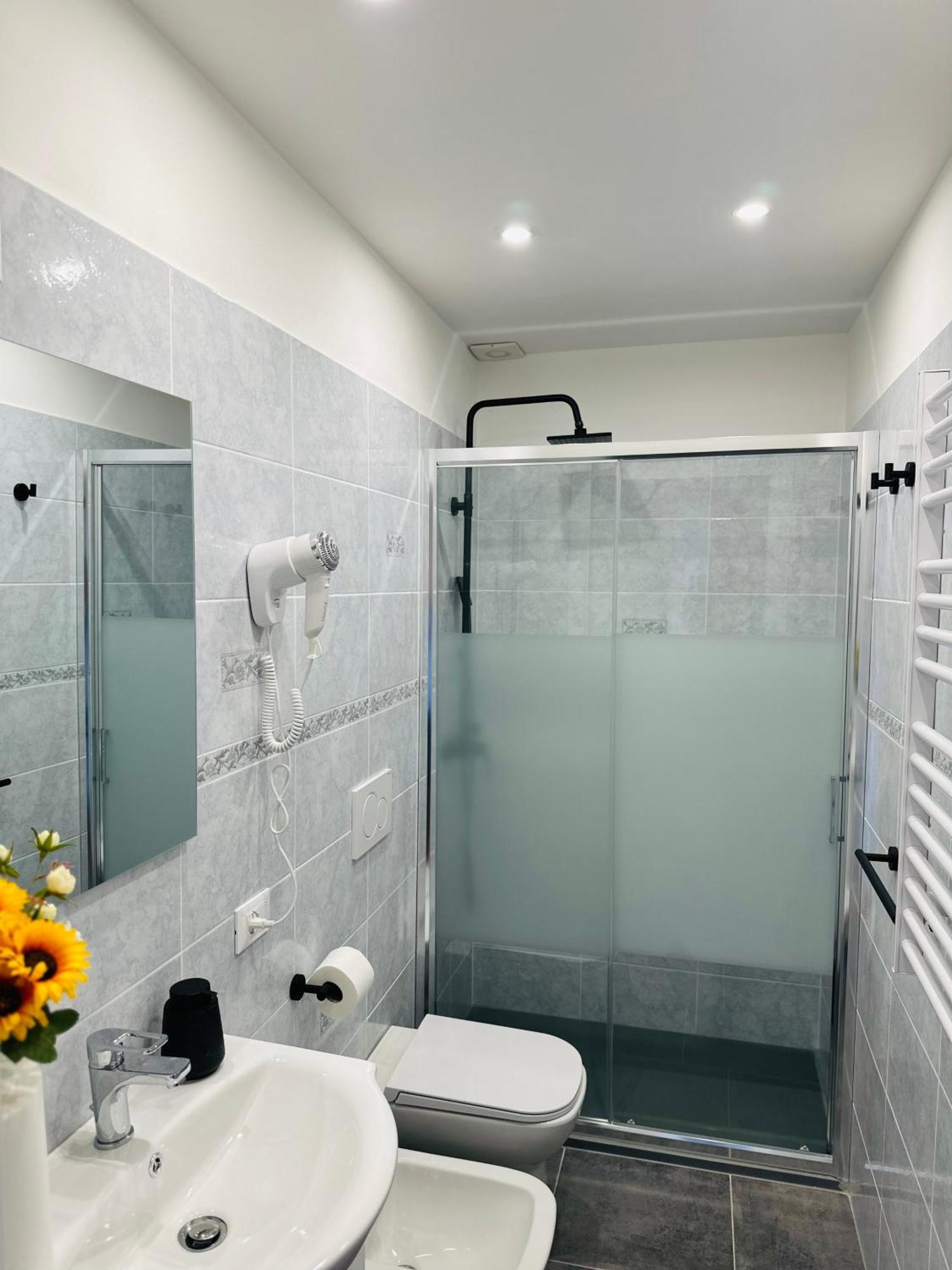 Bed & Breakfast - Residenza D'epoca Piazza Cairoli Pisa