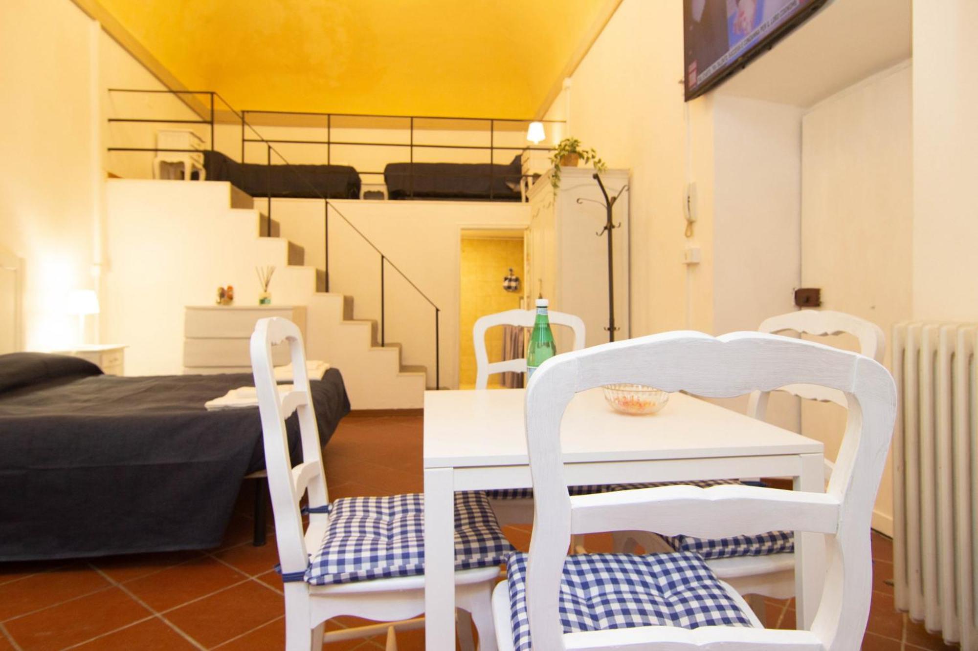 Apartment Nel Cuore Di Pisamonolocale In Palazzo Storico.