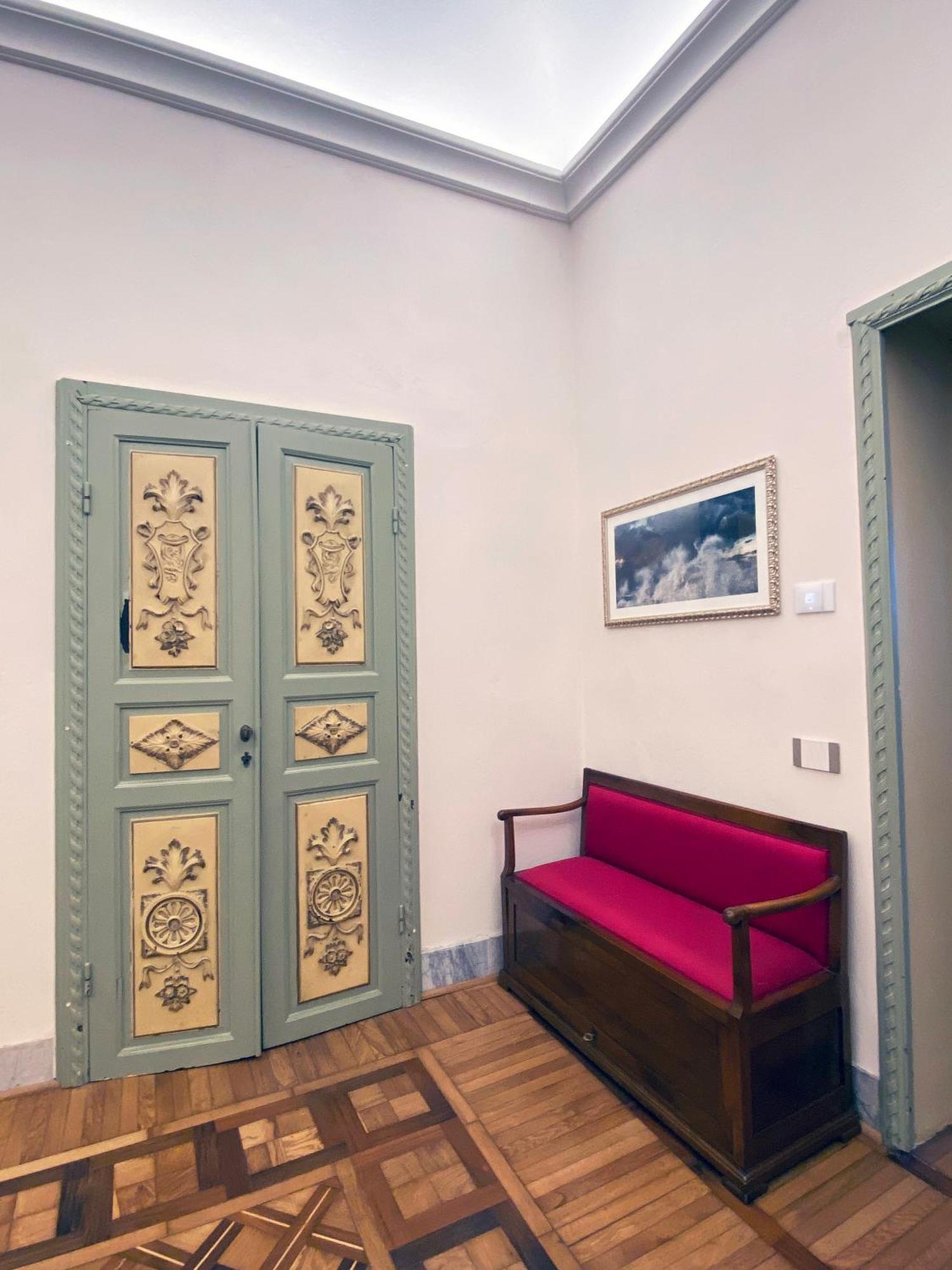 L'antica Casa Sui Lungarni Di Pisa