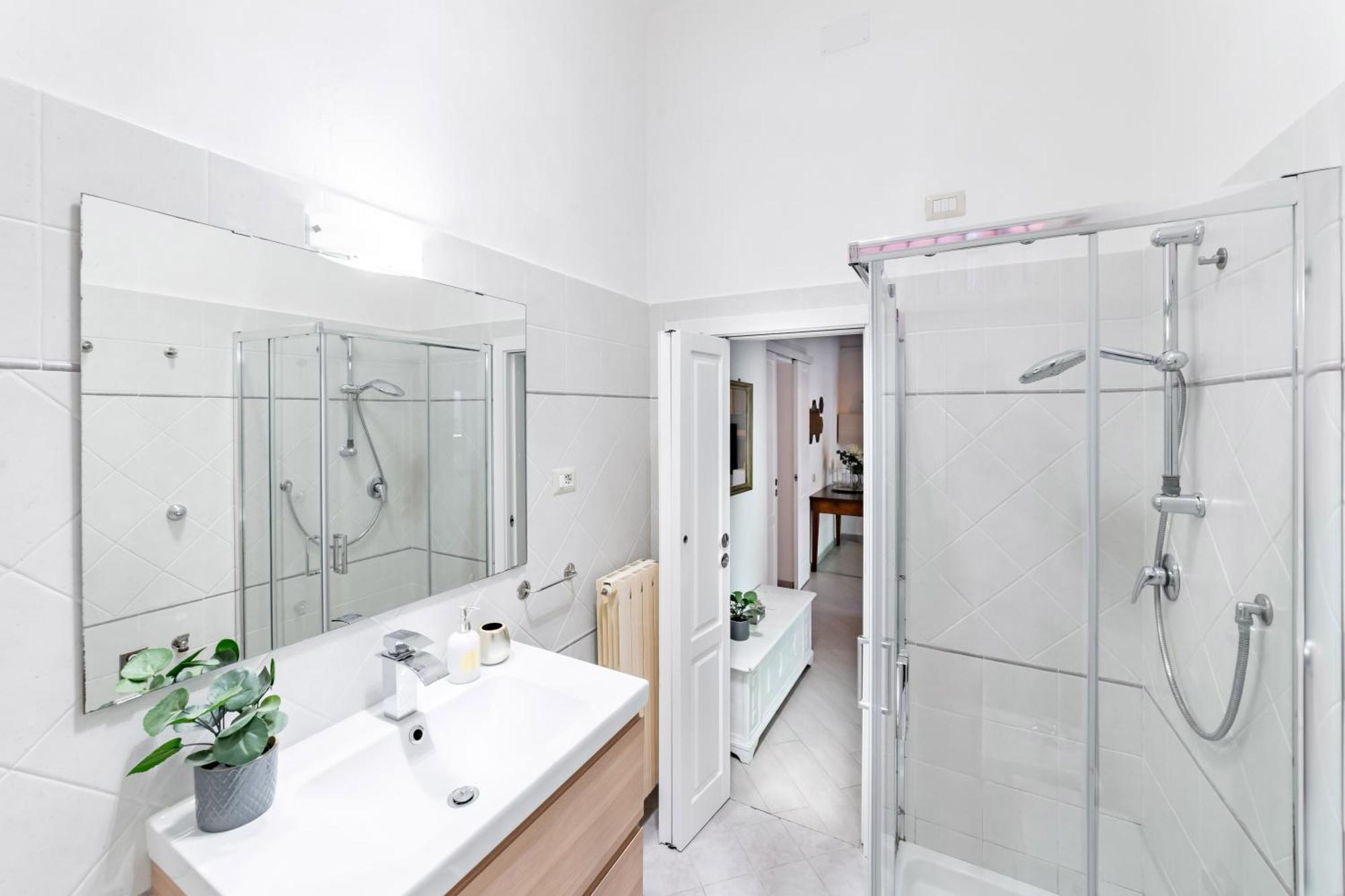 Hostly-garden House San Lorenzo-few Steps To Tower Apartment *