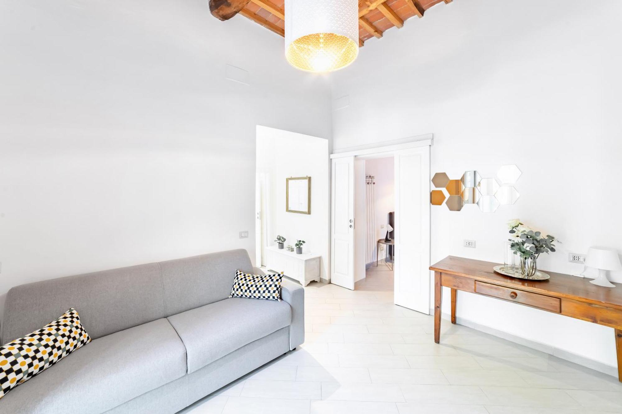 Hostly-garden House San Lorenzo-few Steps To Tower Apartment *