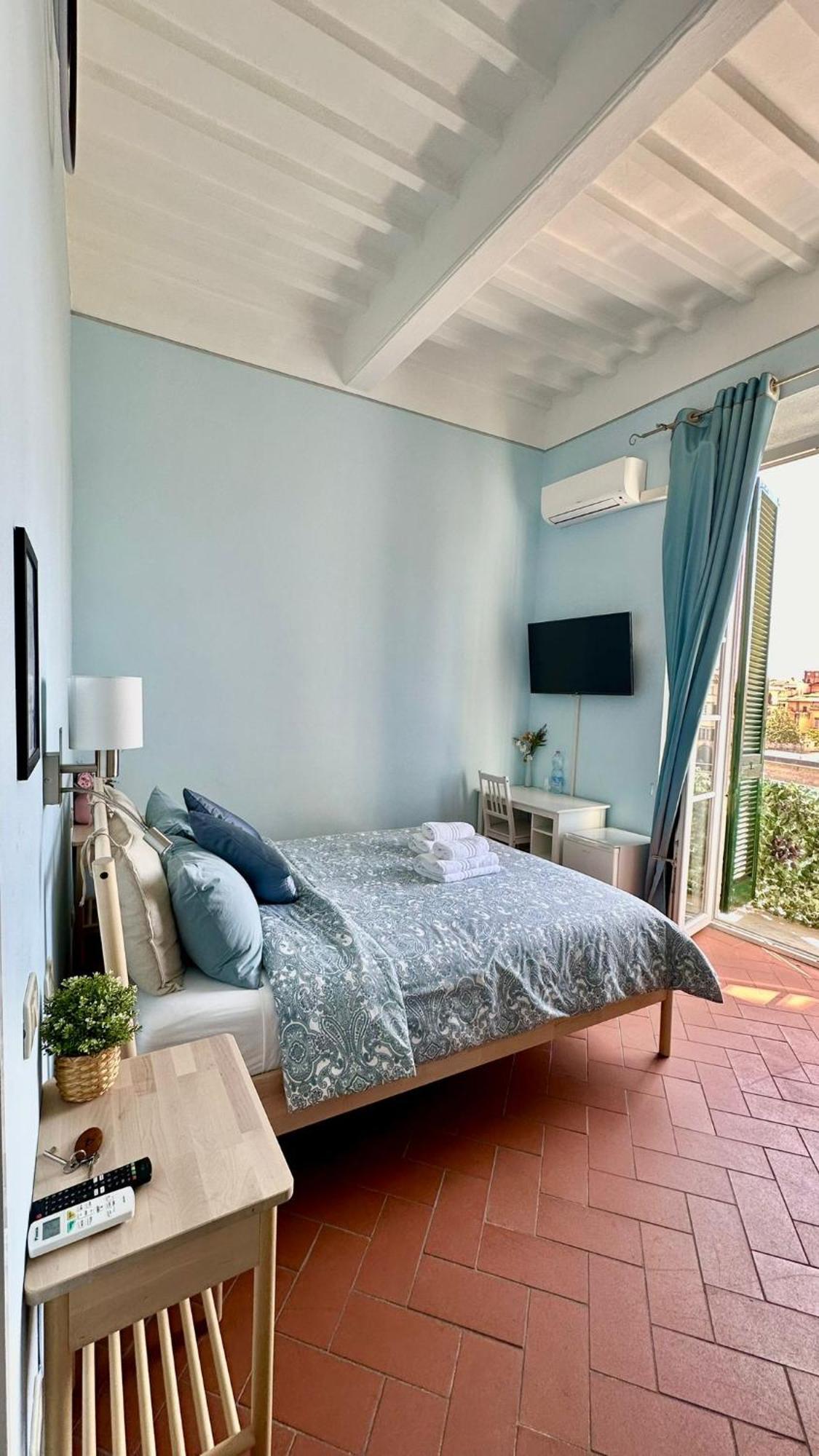 - Residenza D'epoca Piazza Cairoli *