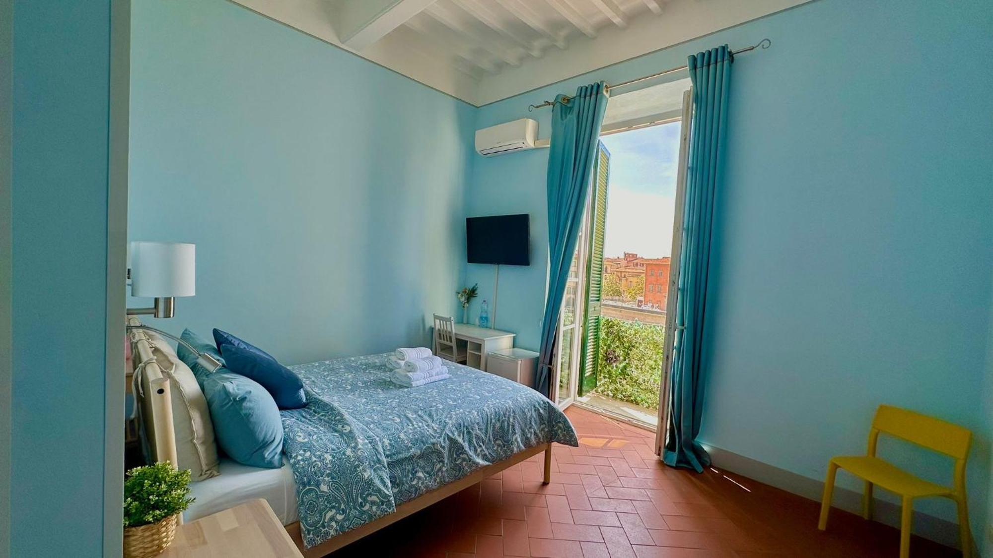 - Residenza D'epoca Piazza Cairoli Bed & Breakfast