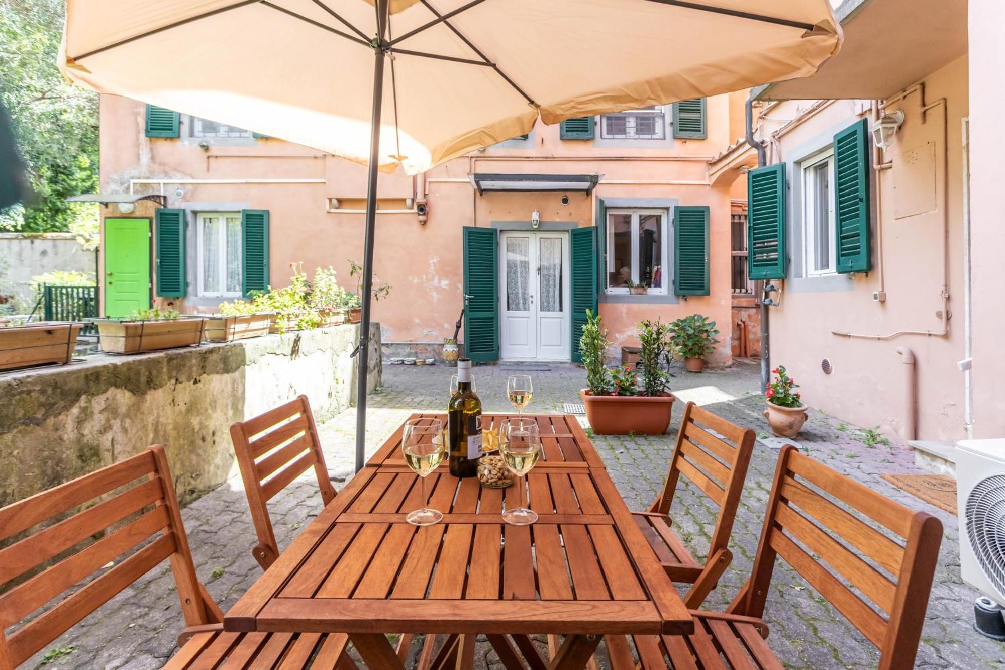 Apartment Hostly-garden House San Lorenzo-few Steps To Tower