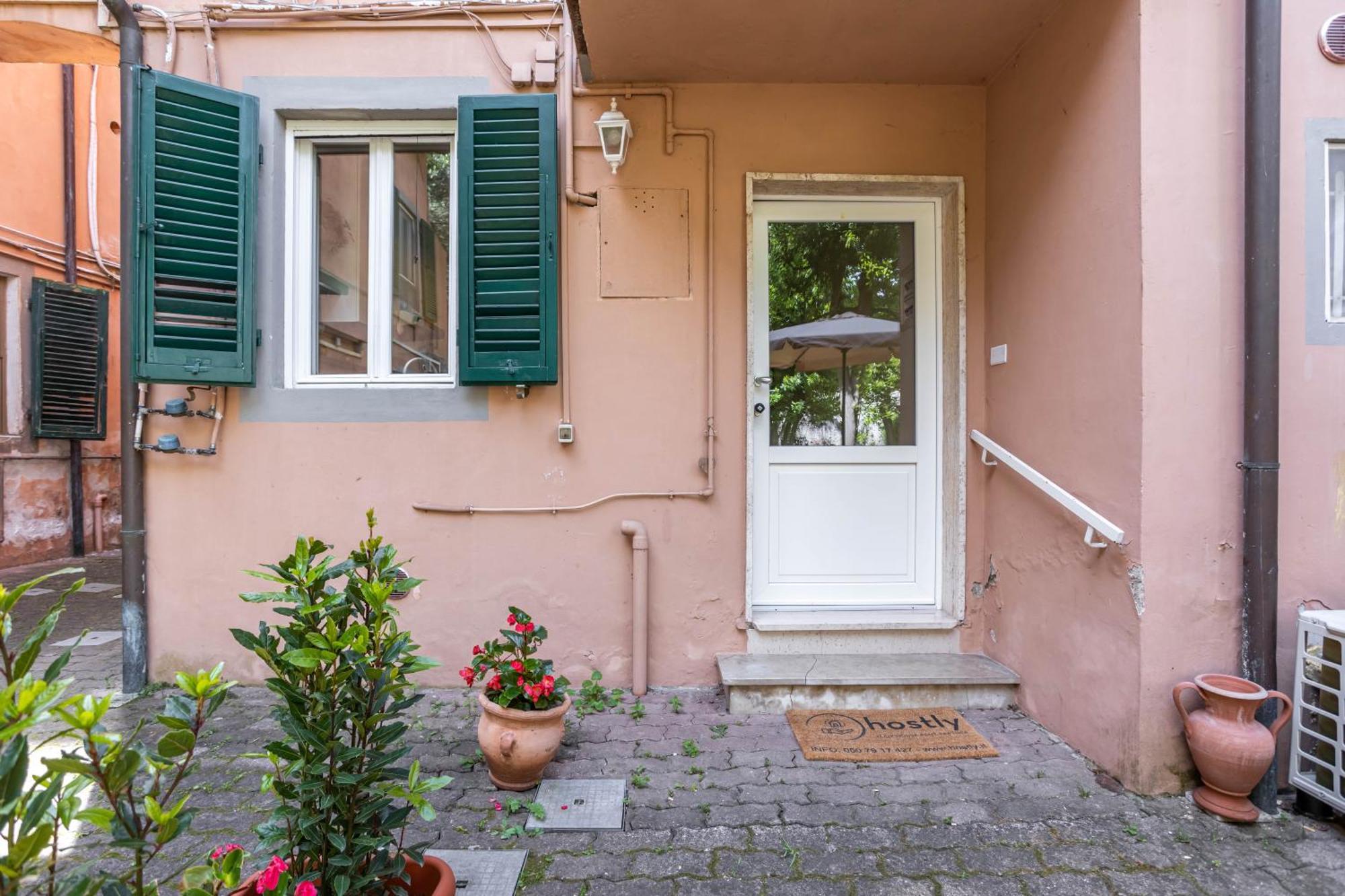 Hostly-garden House San Lorenzo-few Steps To Tower Apartment *