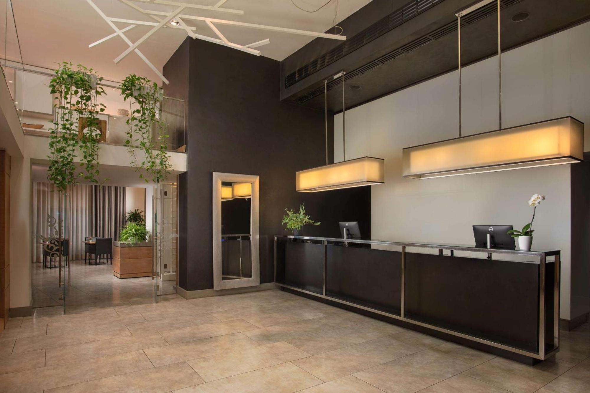 Hotel Nh 4*