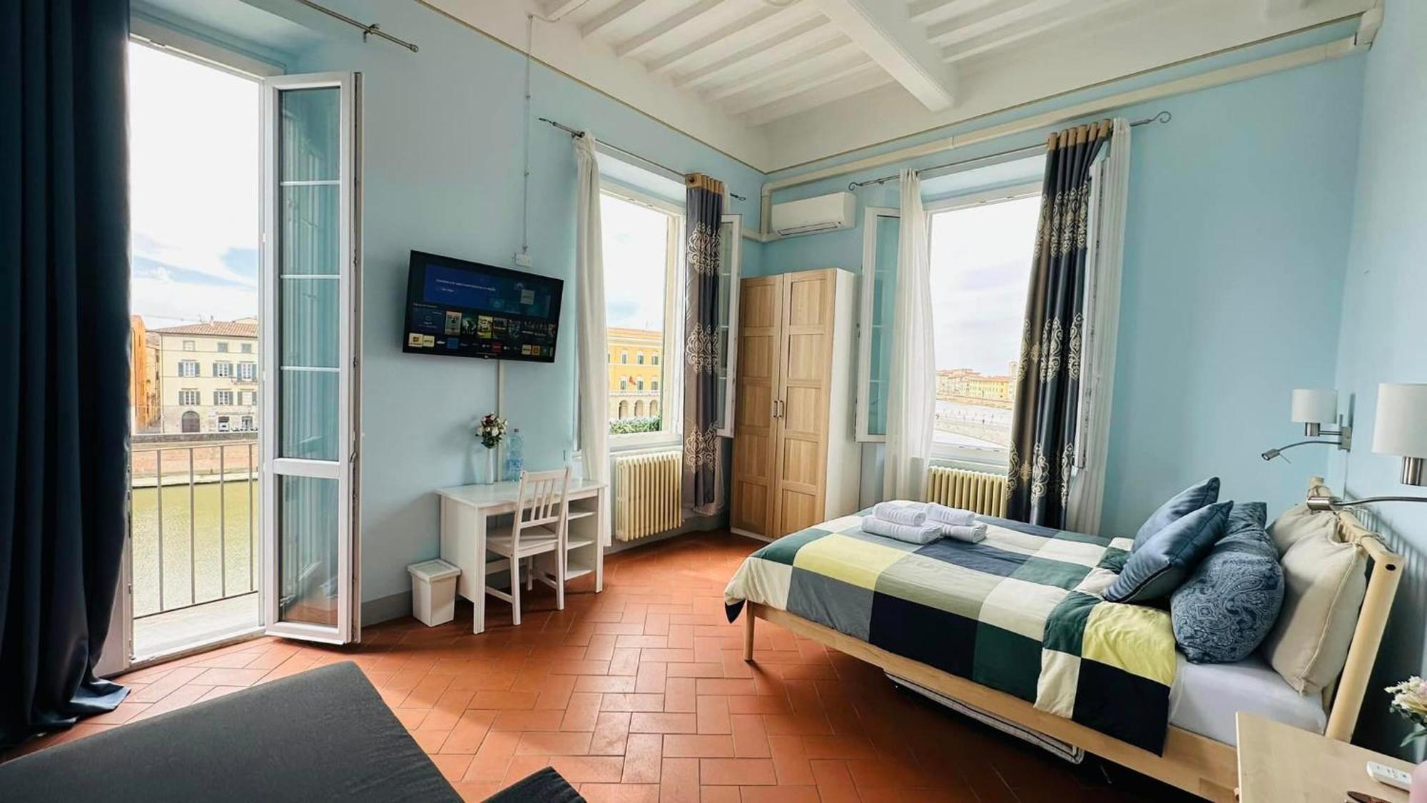 - Residenza D'epoca Piazza Cairoli Bed & Breakfast