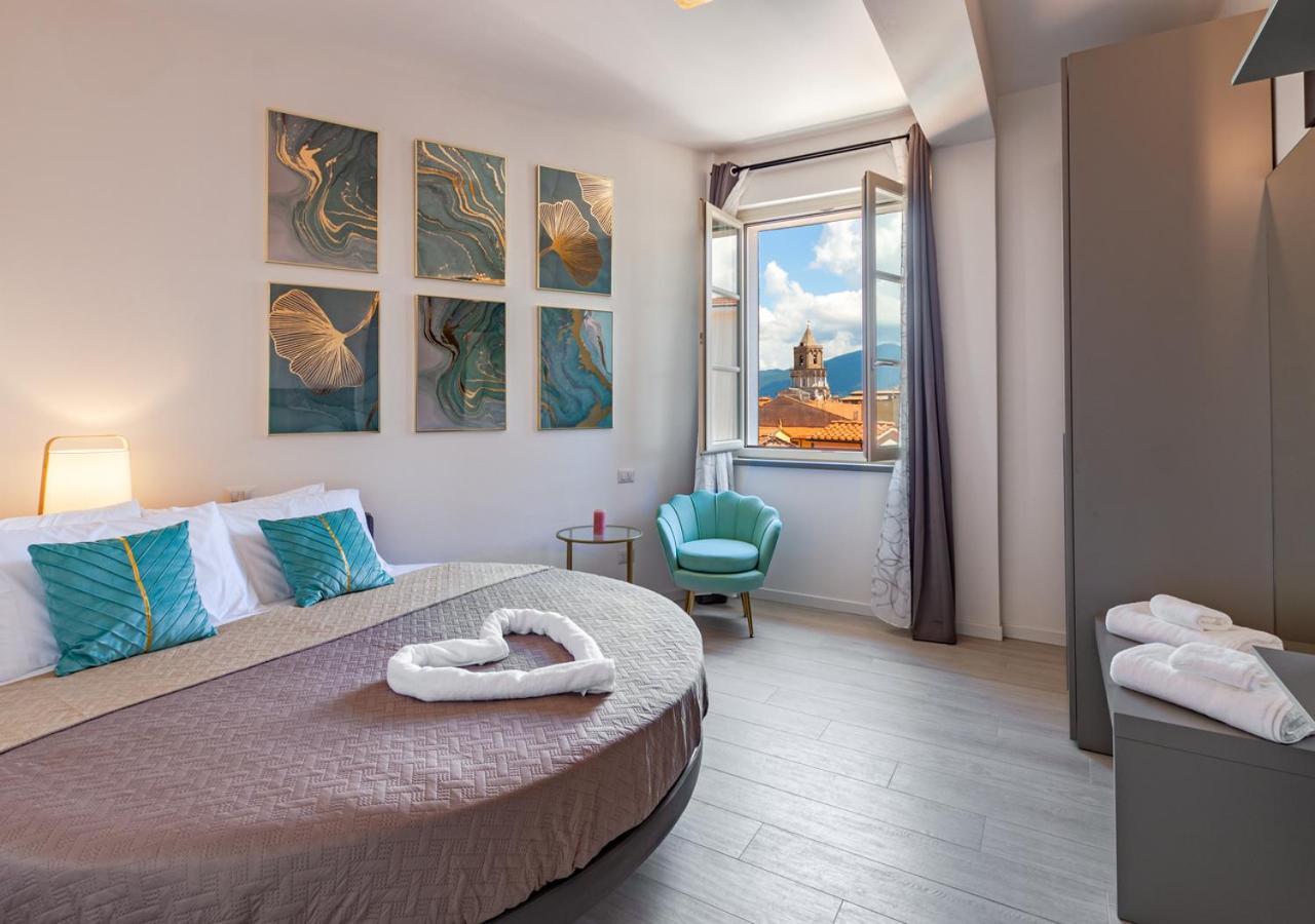 Tower View Luxury On The River Apartment