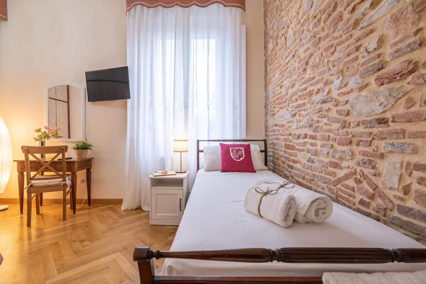 Lh Casa Dora Gasthof