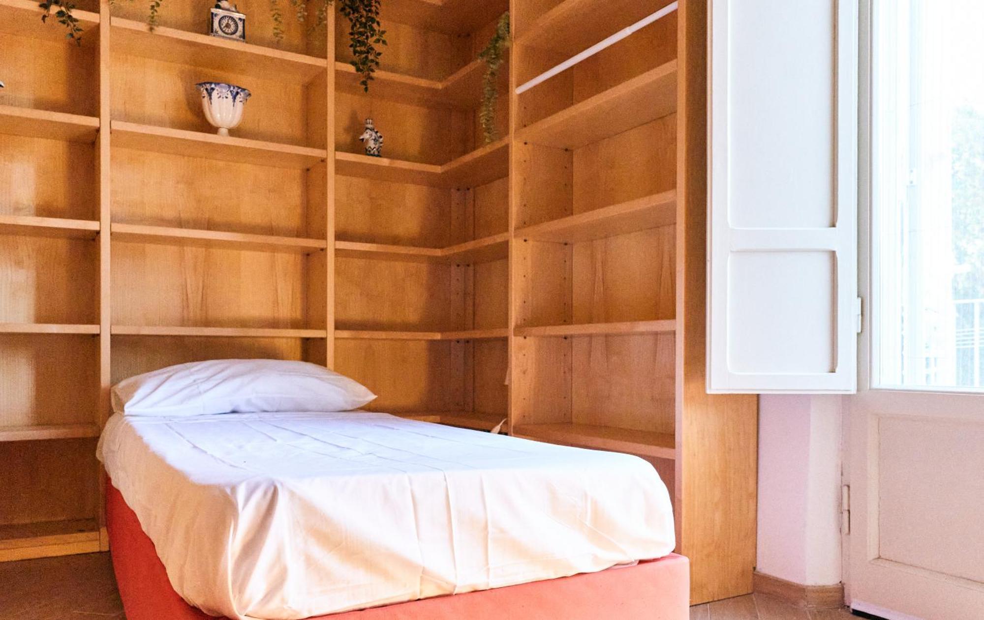 Leonardo Da Vinci's House Apartment *