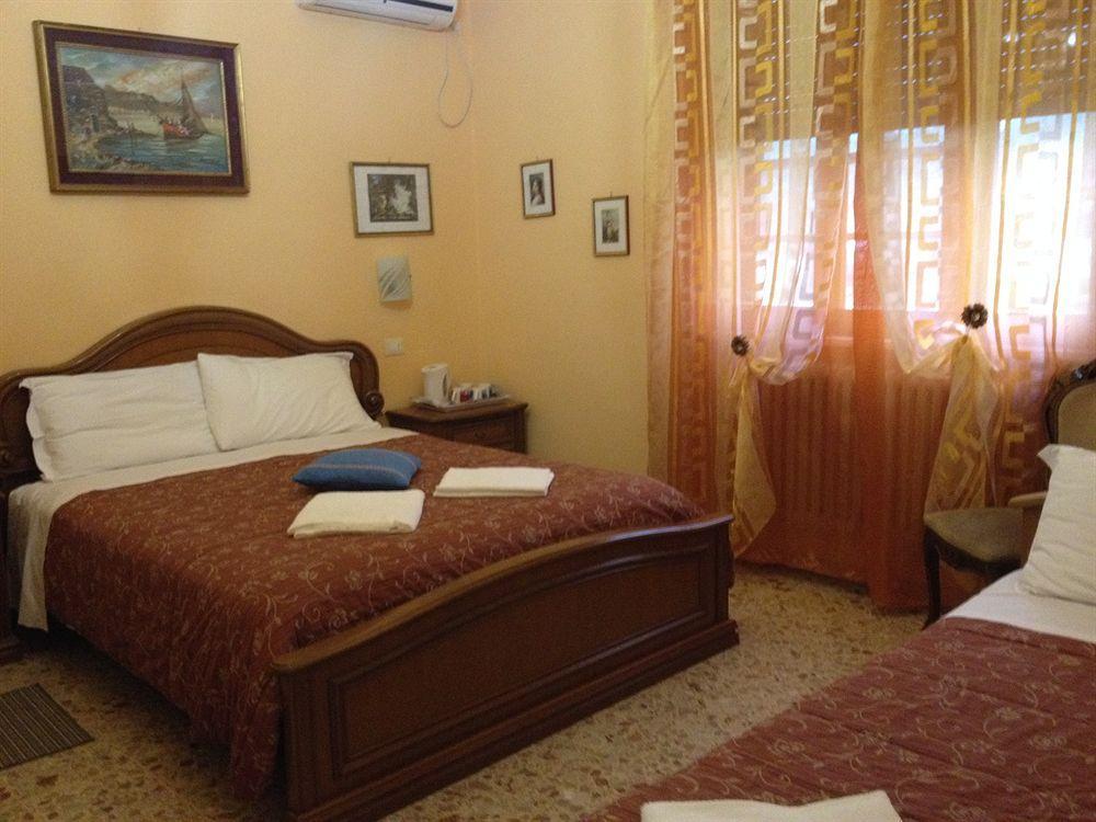 A Casa Doina Airport2 Bed & Breakfast 3*