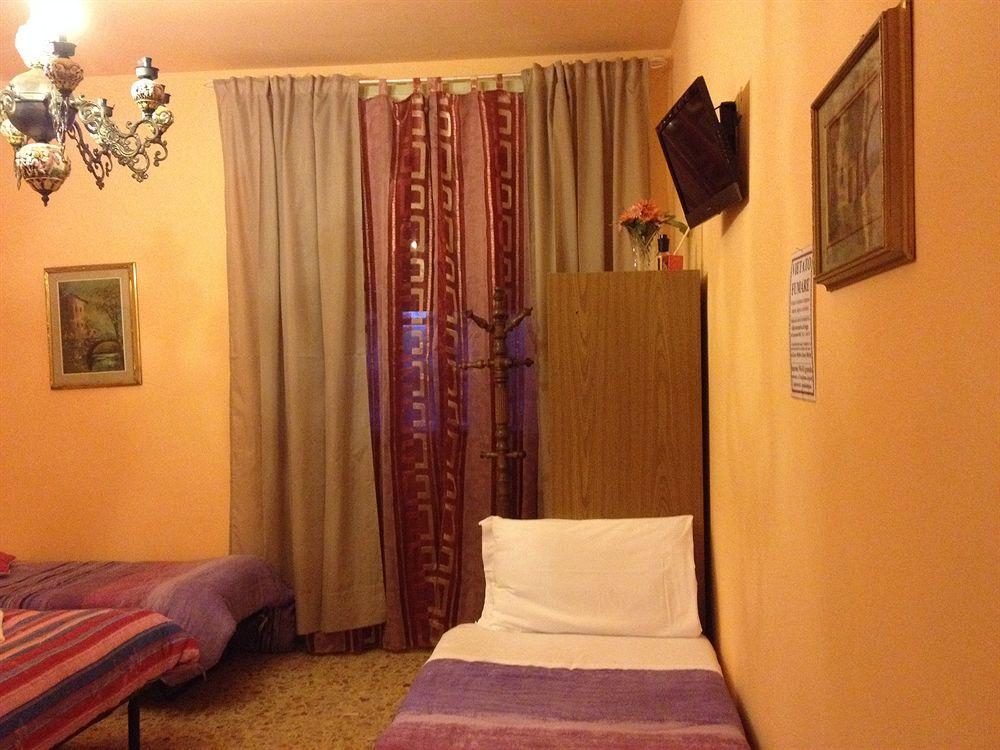 Bed & Breakfast A Casa Doina Airport2 Pisa