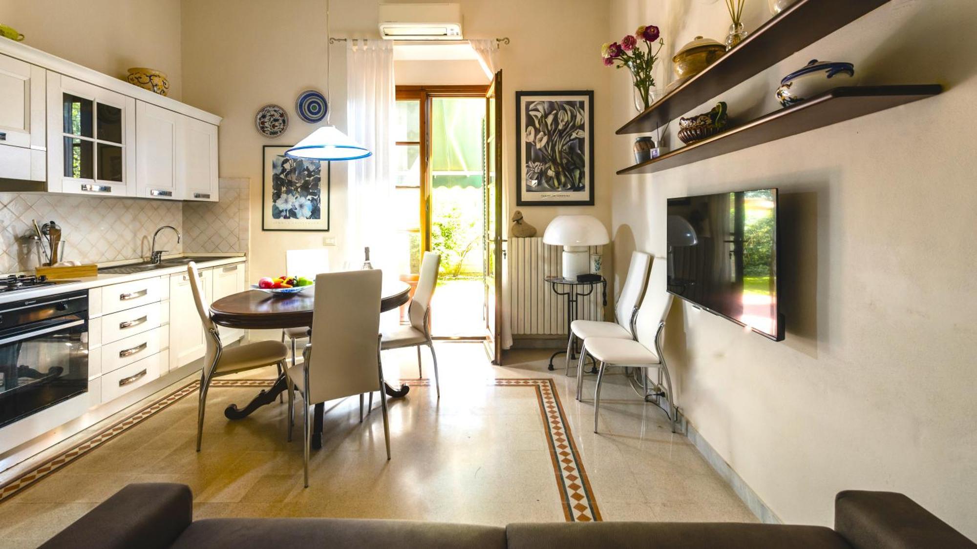 Hostly-la Casa Di Marta-two Steps From The Tower *