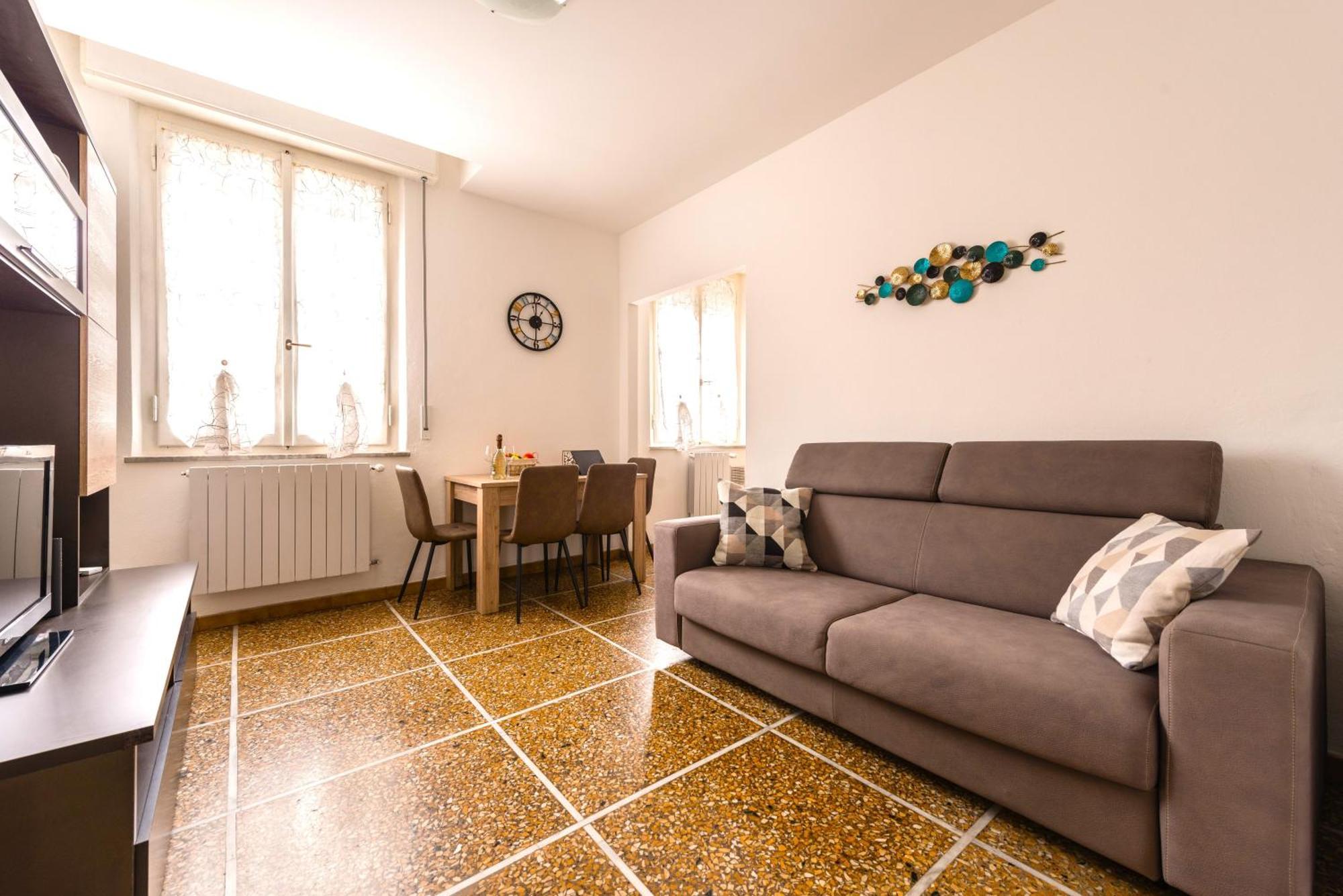 Hostly-casa Serena-near The Town Center Pisa