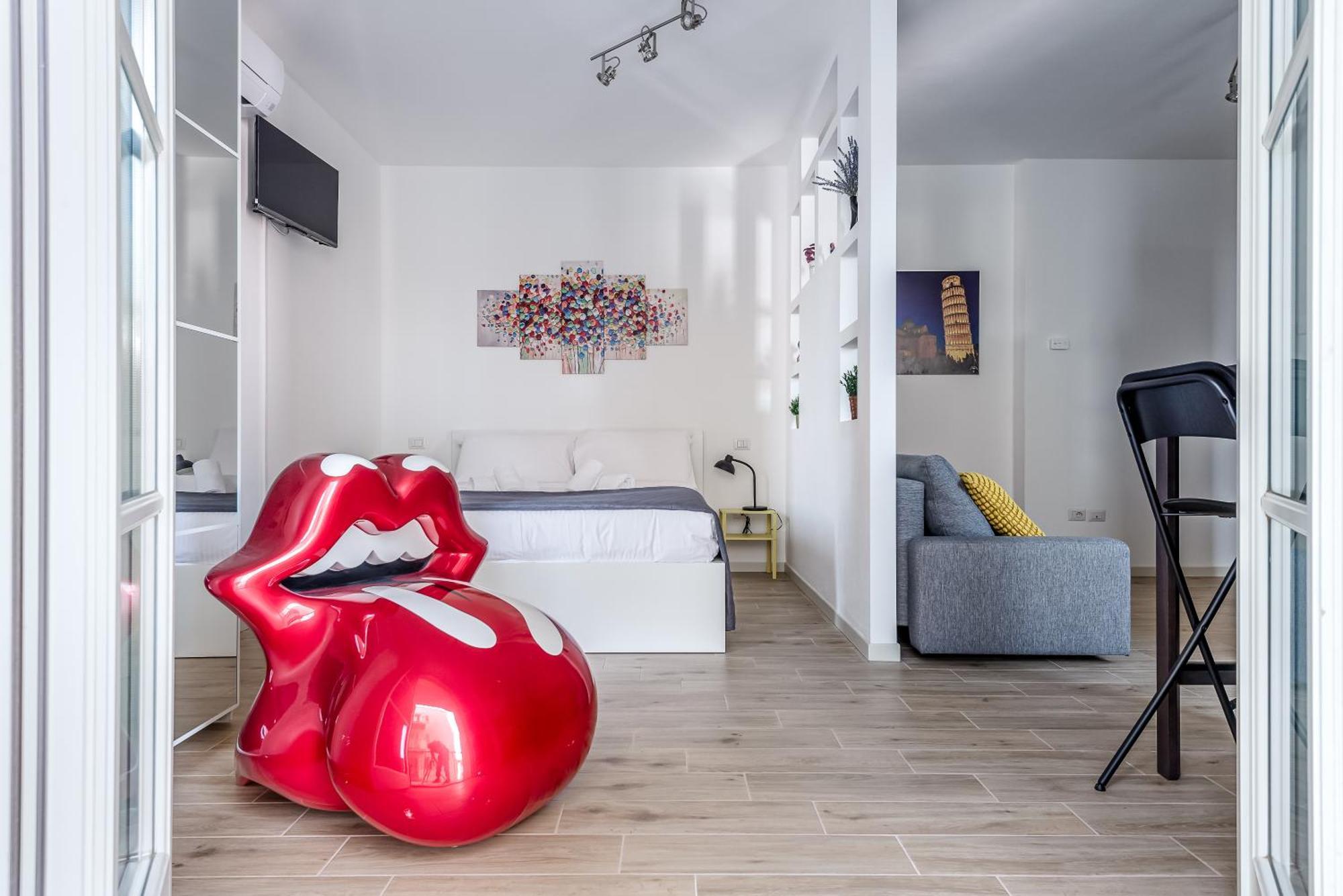 Hostly-giugio's House-lungarni And Town Center Apartment