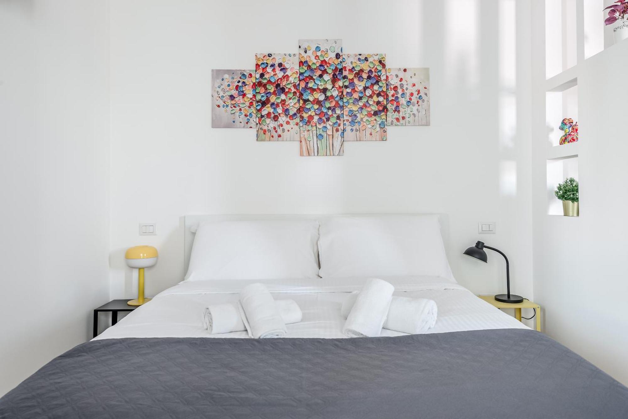 Apartment Hostly-giugio's House-lungarni And Town Center *