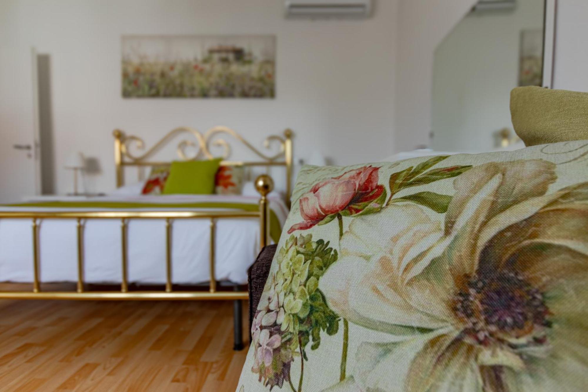 Pit Stop, Con Bagno Privato, Parcheggio E Clima Homestay *