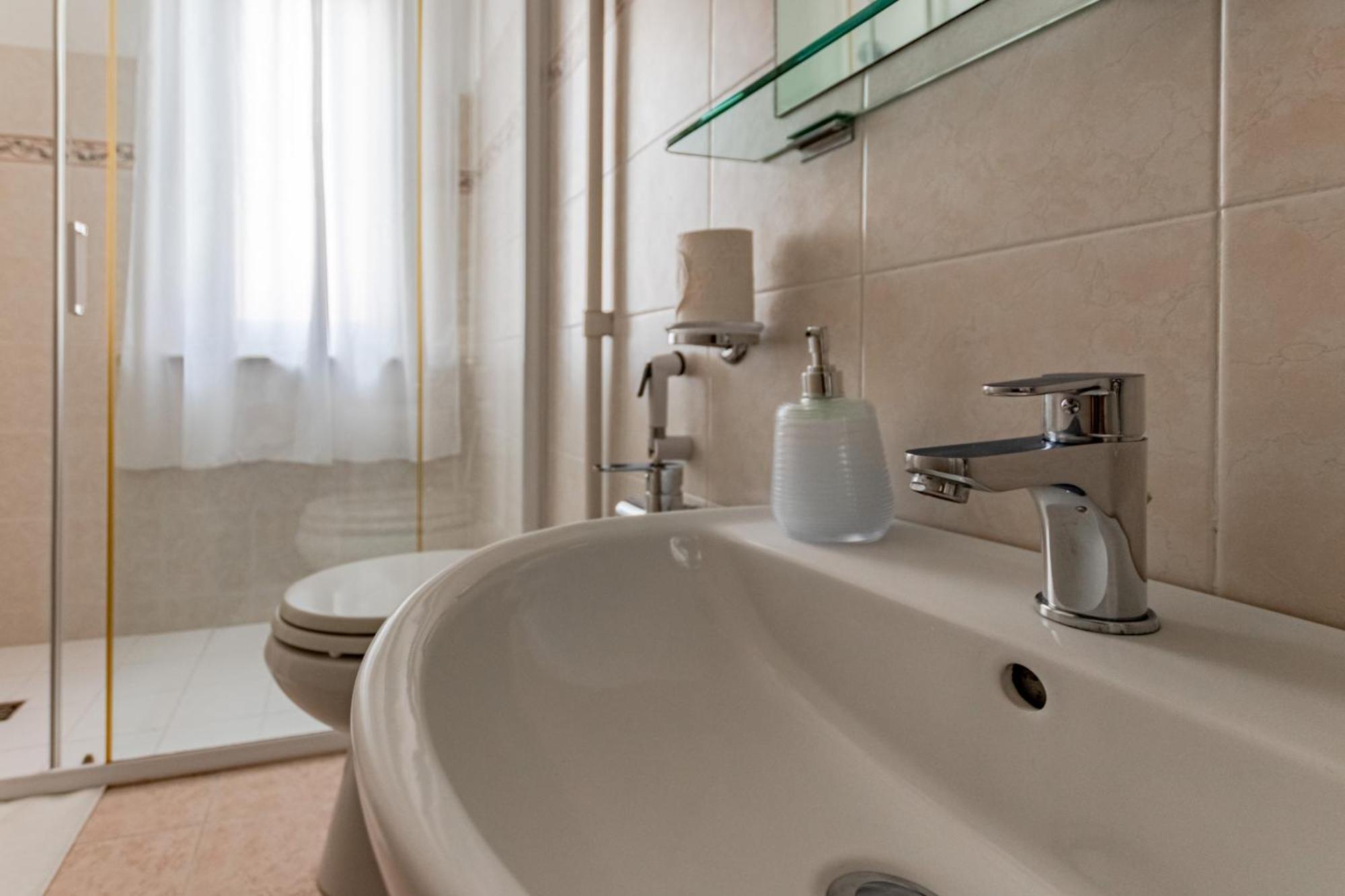 Pit Stop, Con Bagno Privato, Parcheggio E Clima *