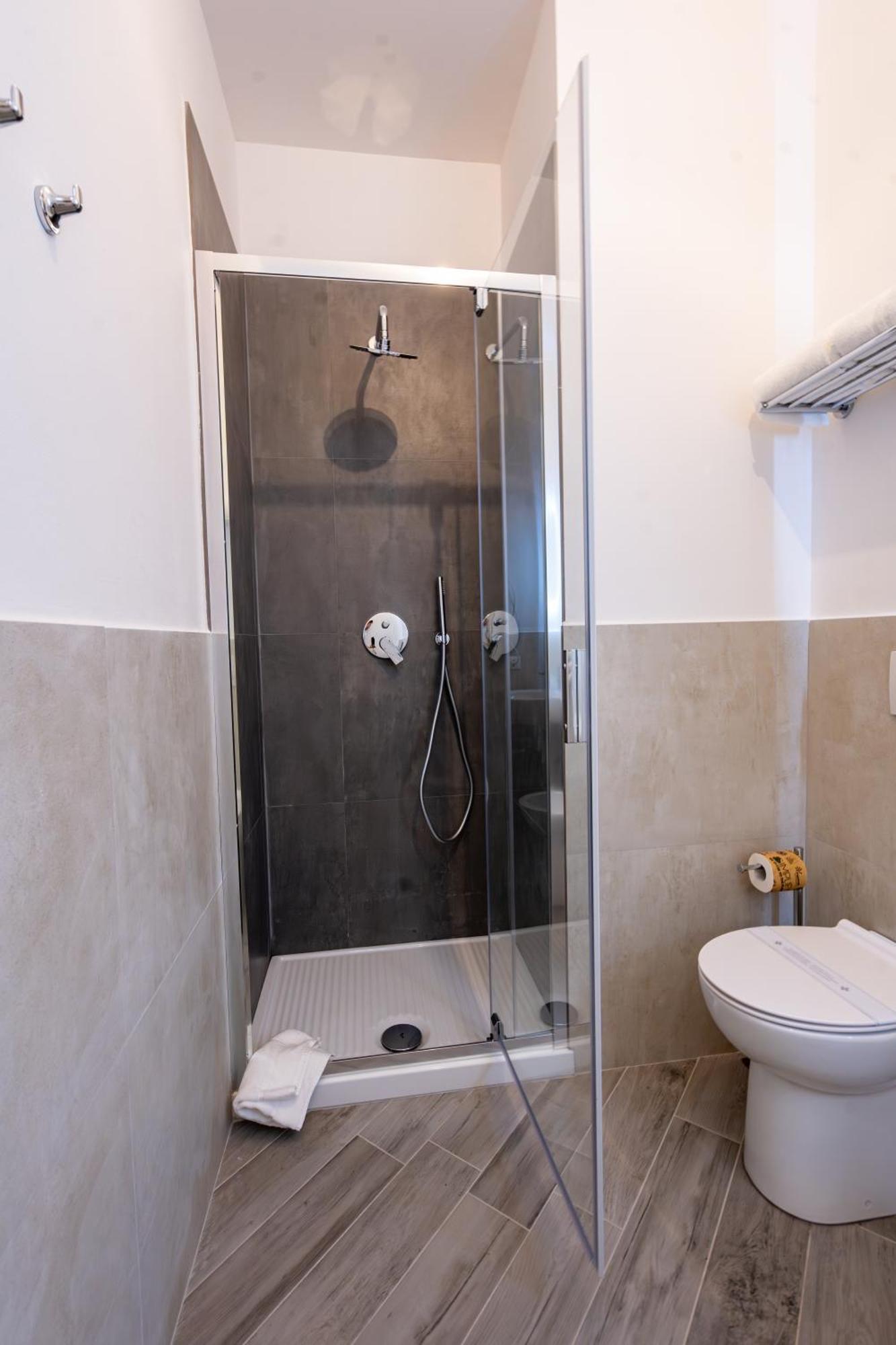 Bed & Breakfast Via Corsica 10 *