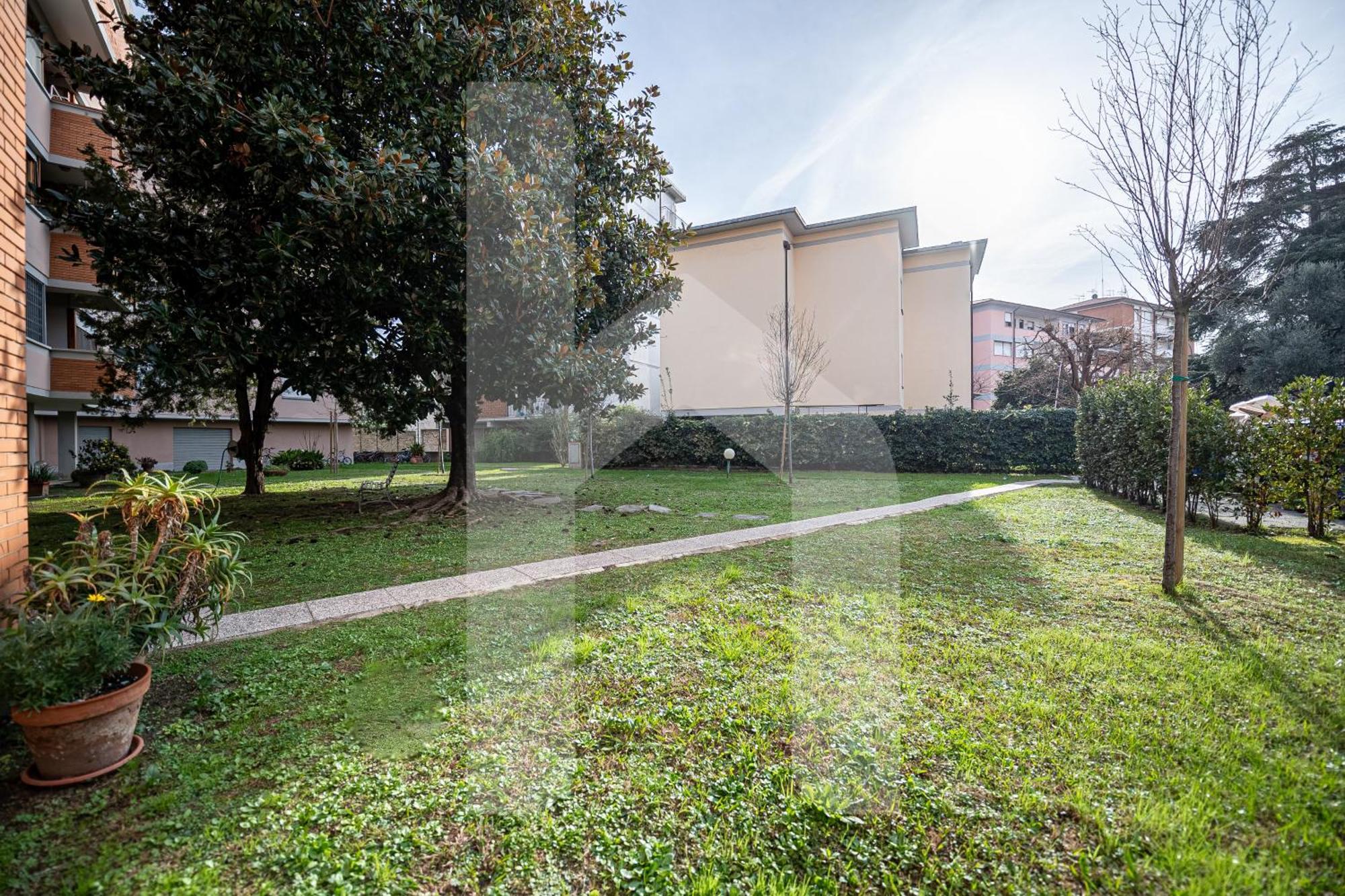 Homiday - - Elegant Apartment- 3 2 Bagni Apartamento *