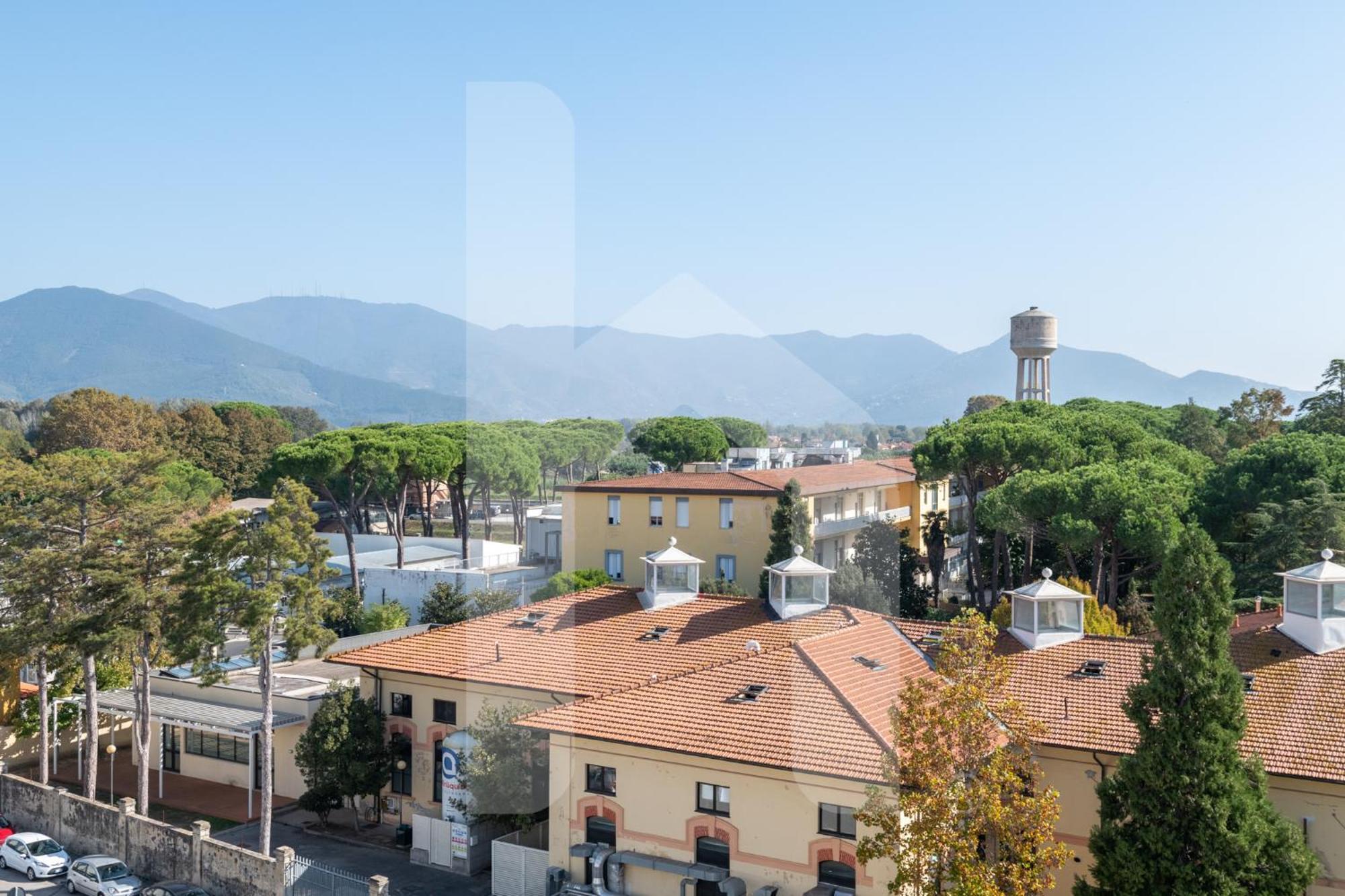 Homiday - Il Giardino --1 Min Ospedale Cisanello--aeroporto Free Parking-- Bed & Breakfast