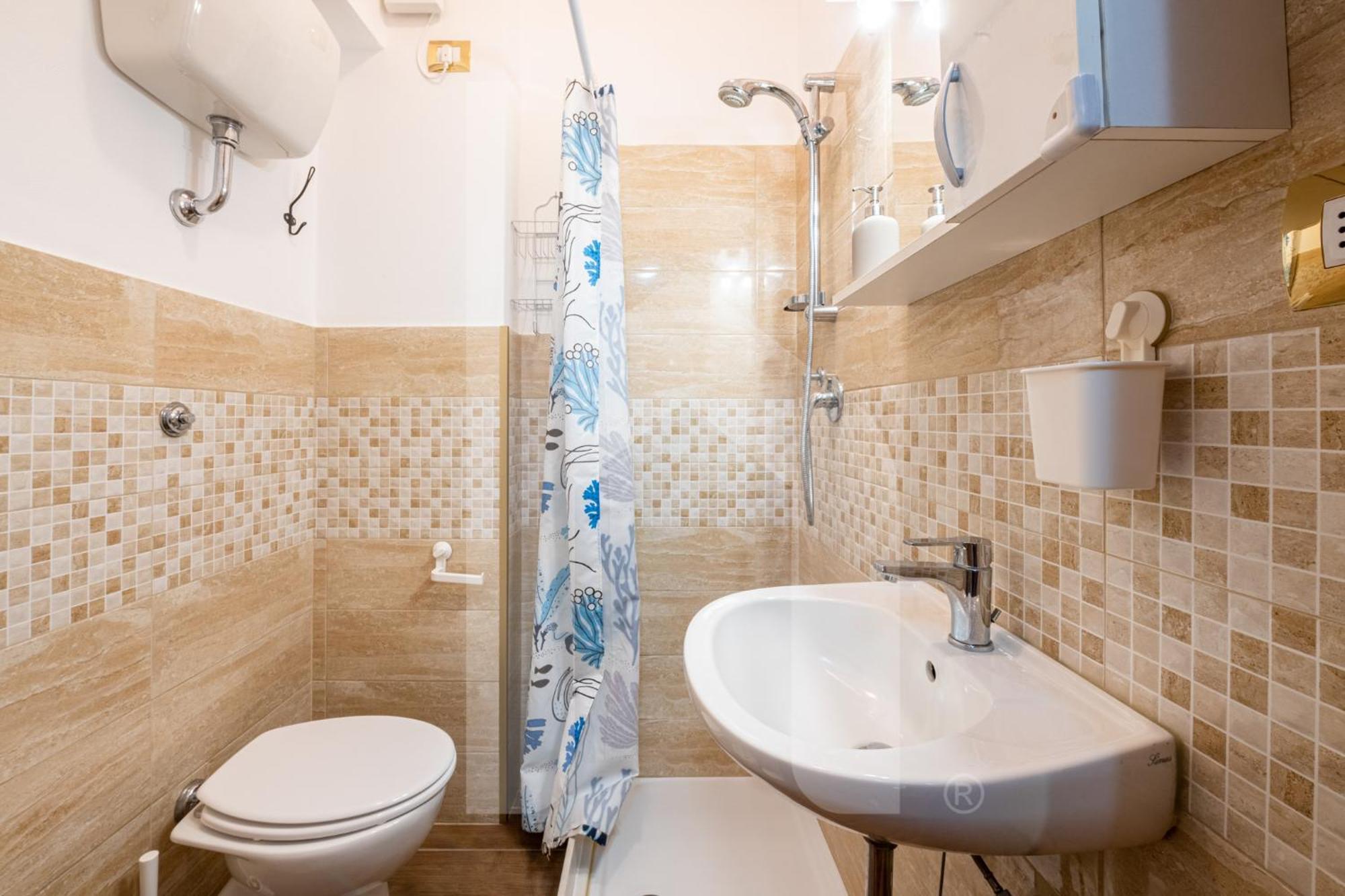 Homiday - Il Giardino --1 Min Ospedale Cisanello--aeroporto Free Parking-- Bed & Breakfast Pisa